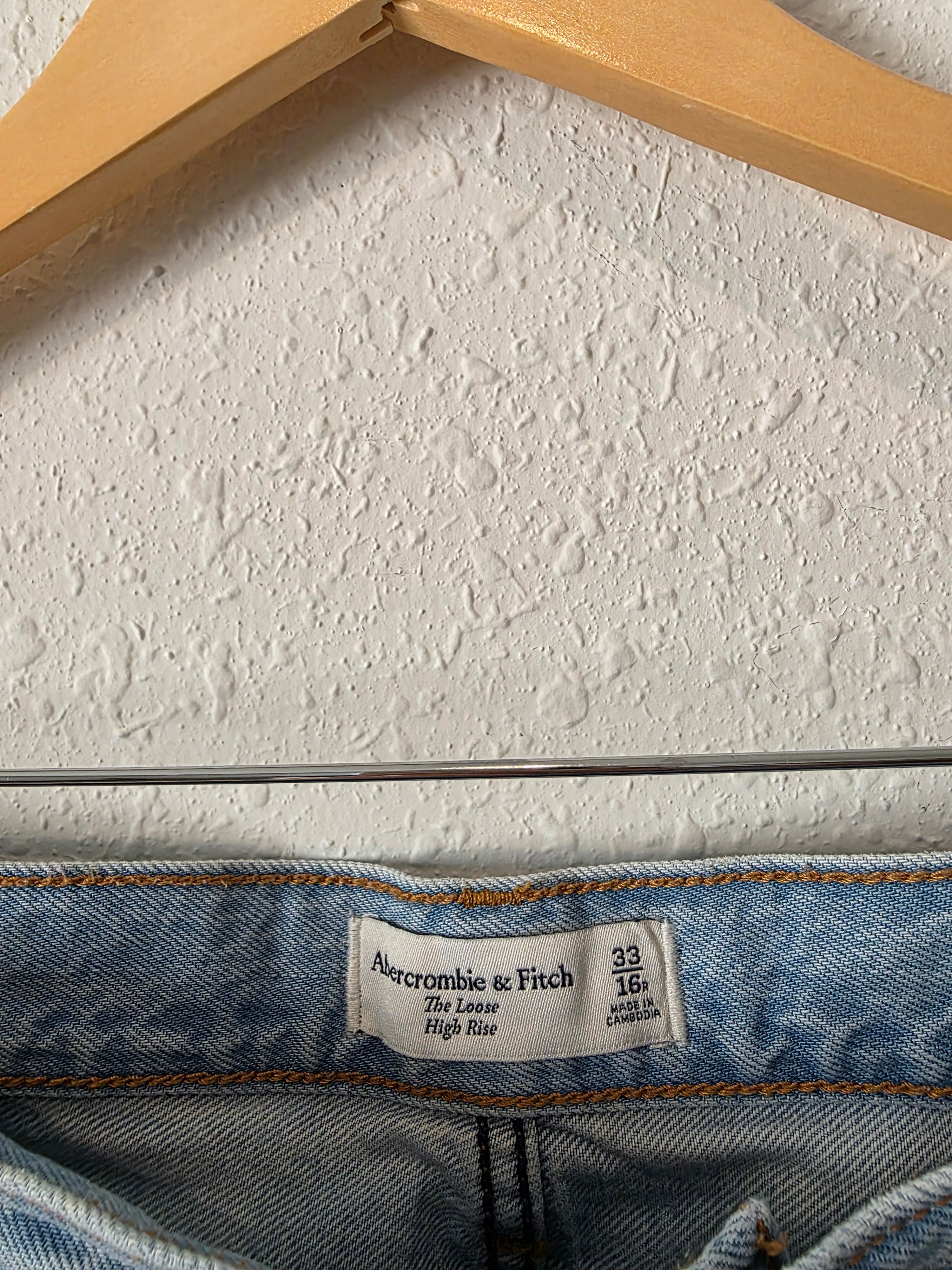 Abercrombie Light Wash Loose Jeans (33/16)