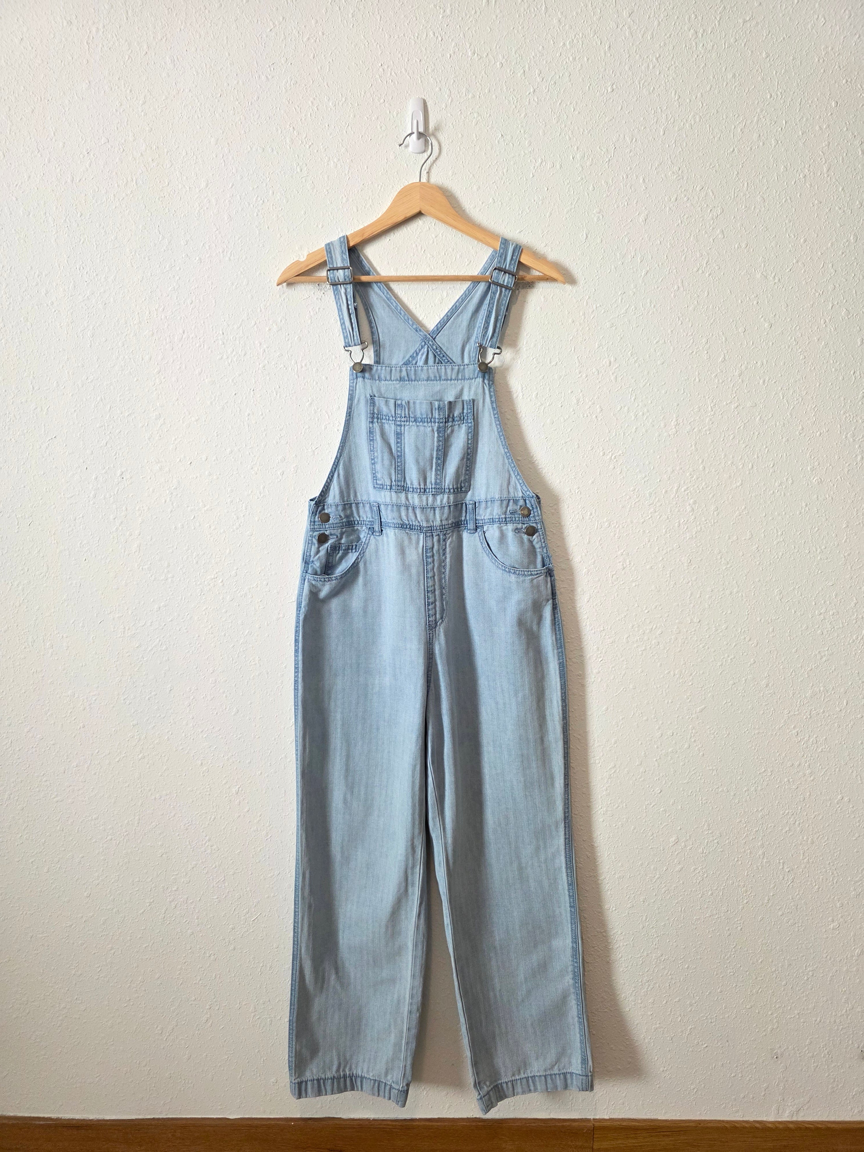 Light Wash Denim Overalls (4)