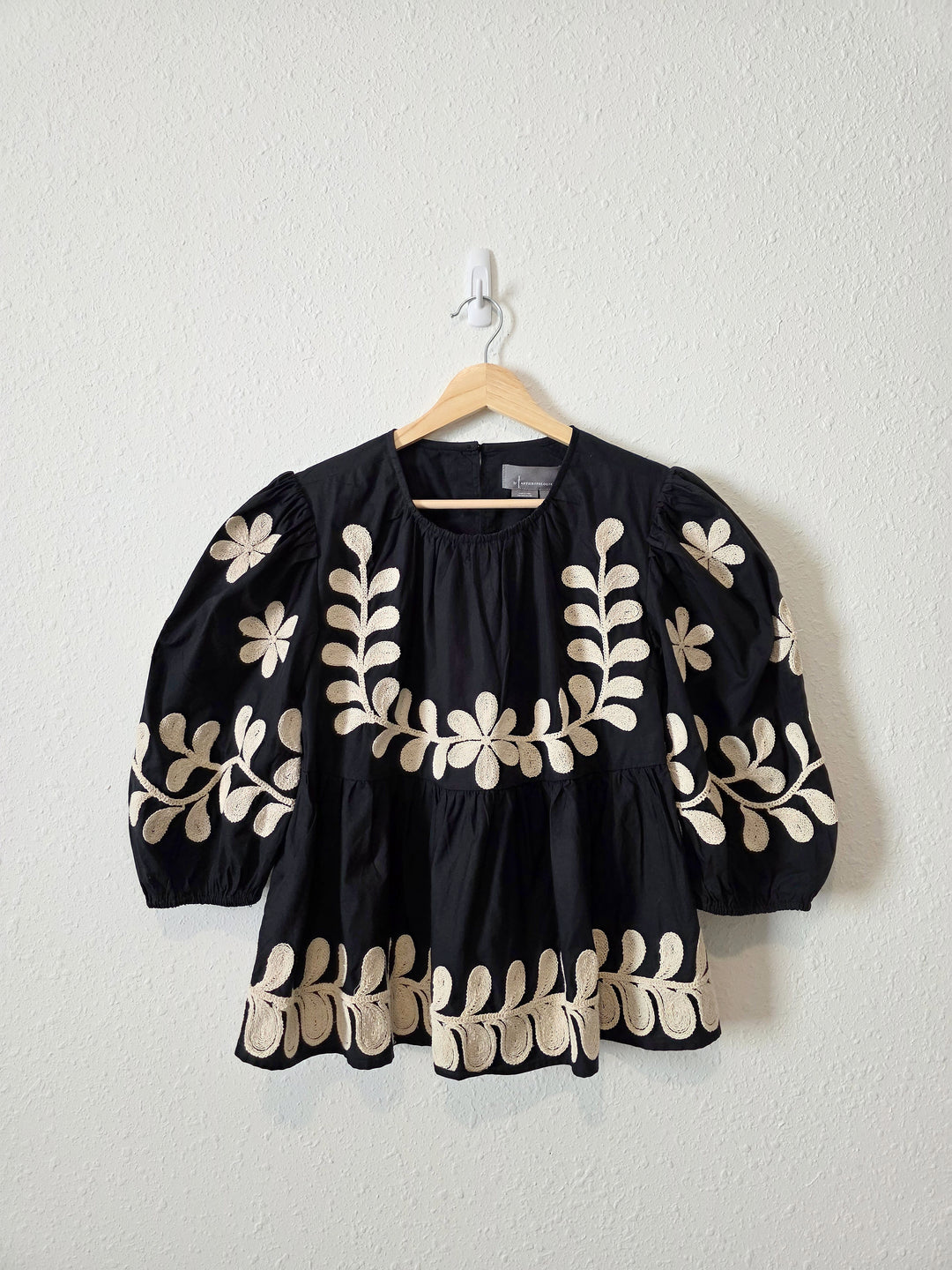 NEW Anthropologie Embroidered Top (XS)
