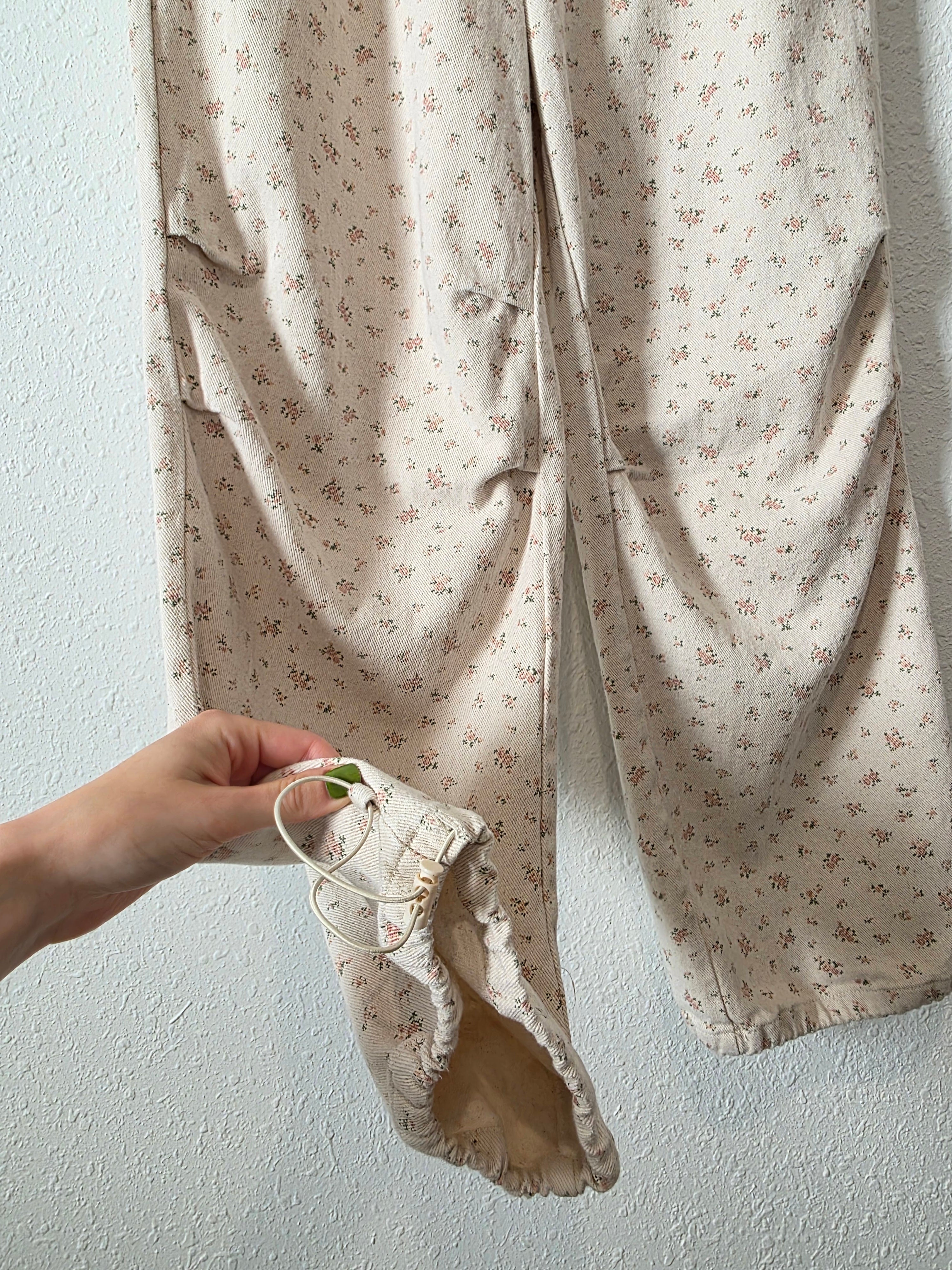 Dainty Floral Drawstring Pants (M)