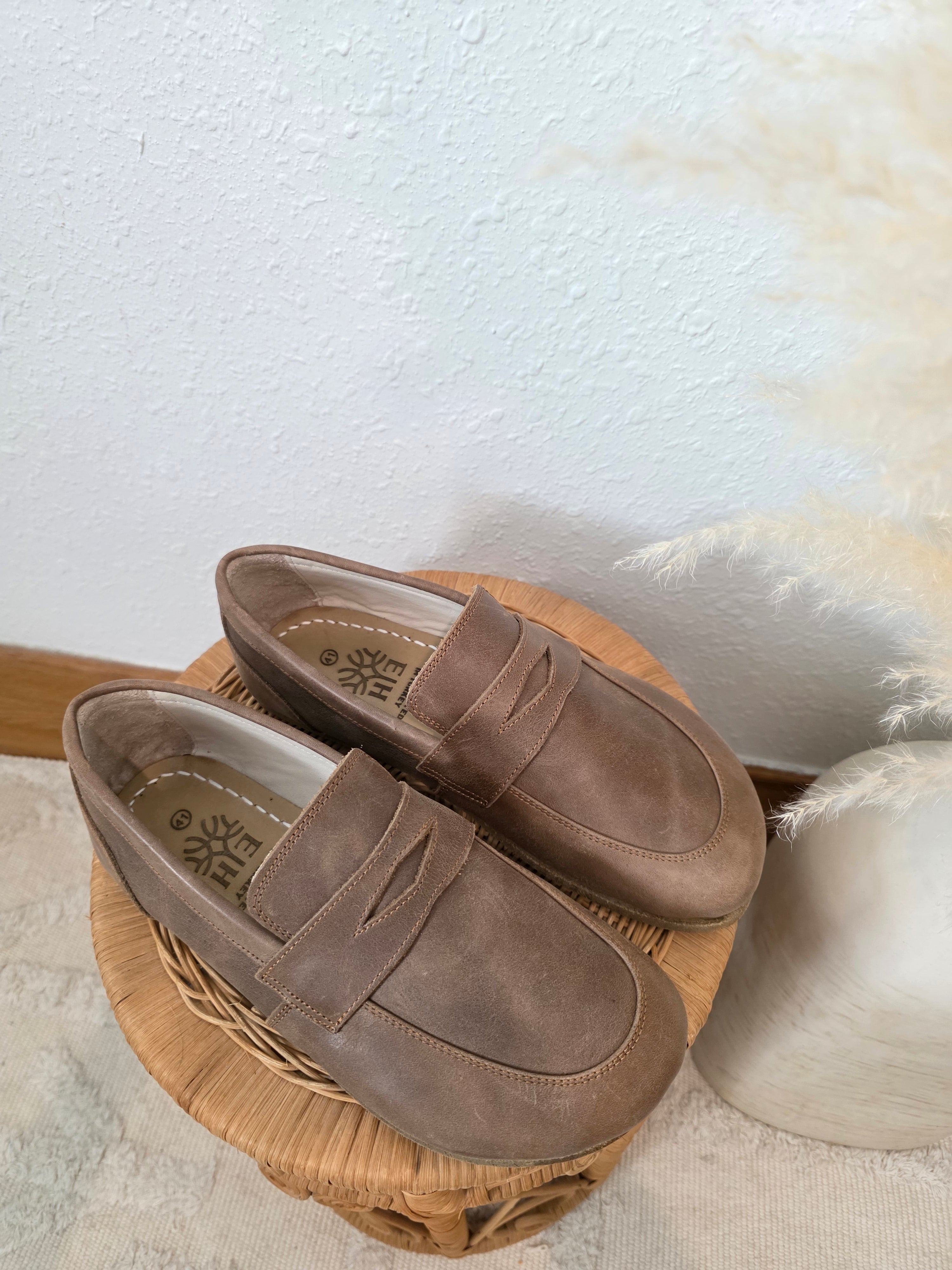 Earthing Harmony Leather Loafers (10/10.5)