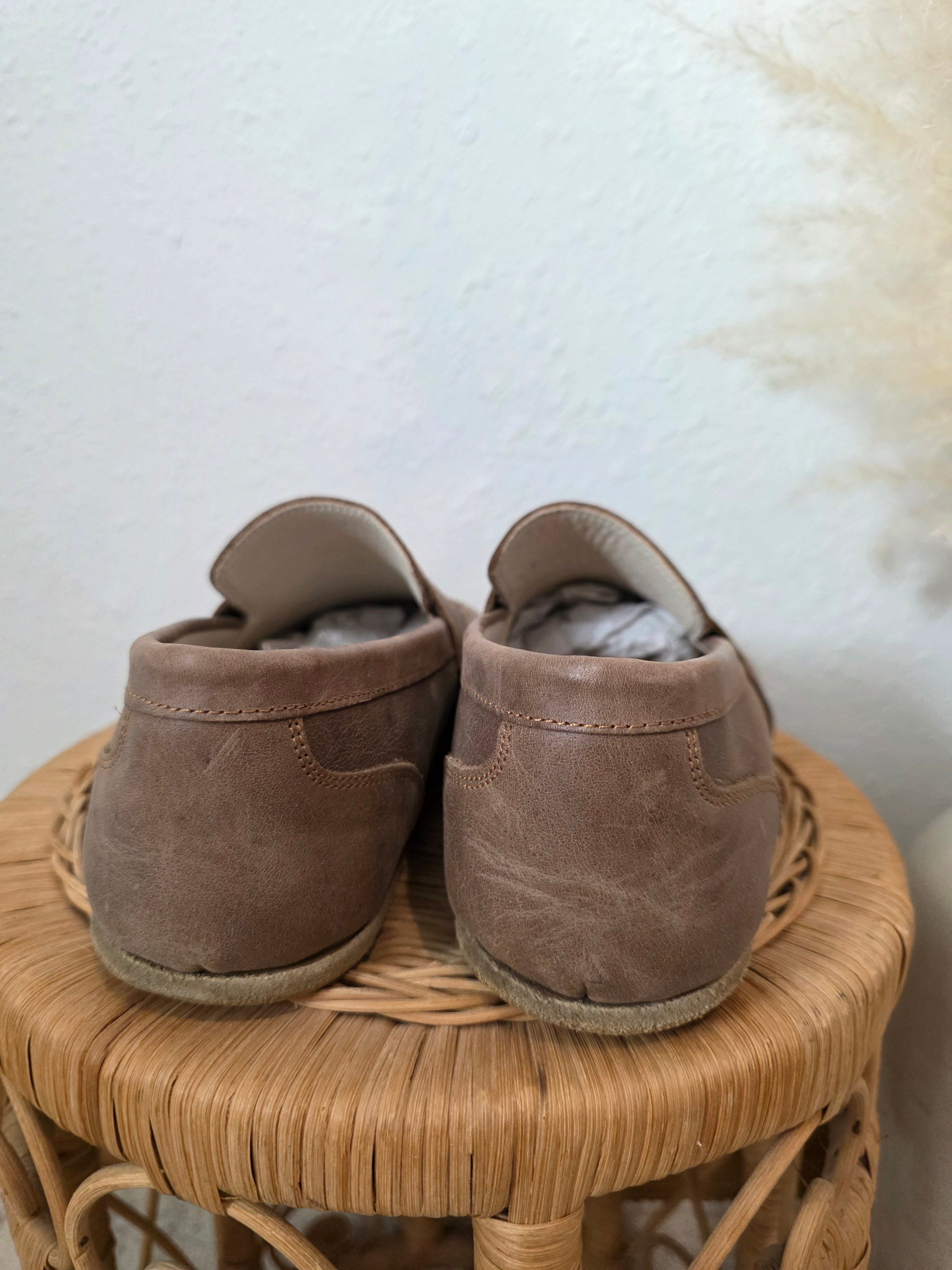 Earthing Harmony Leather Loafers (10/10.5)