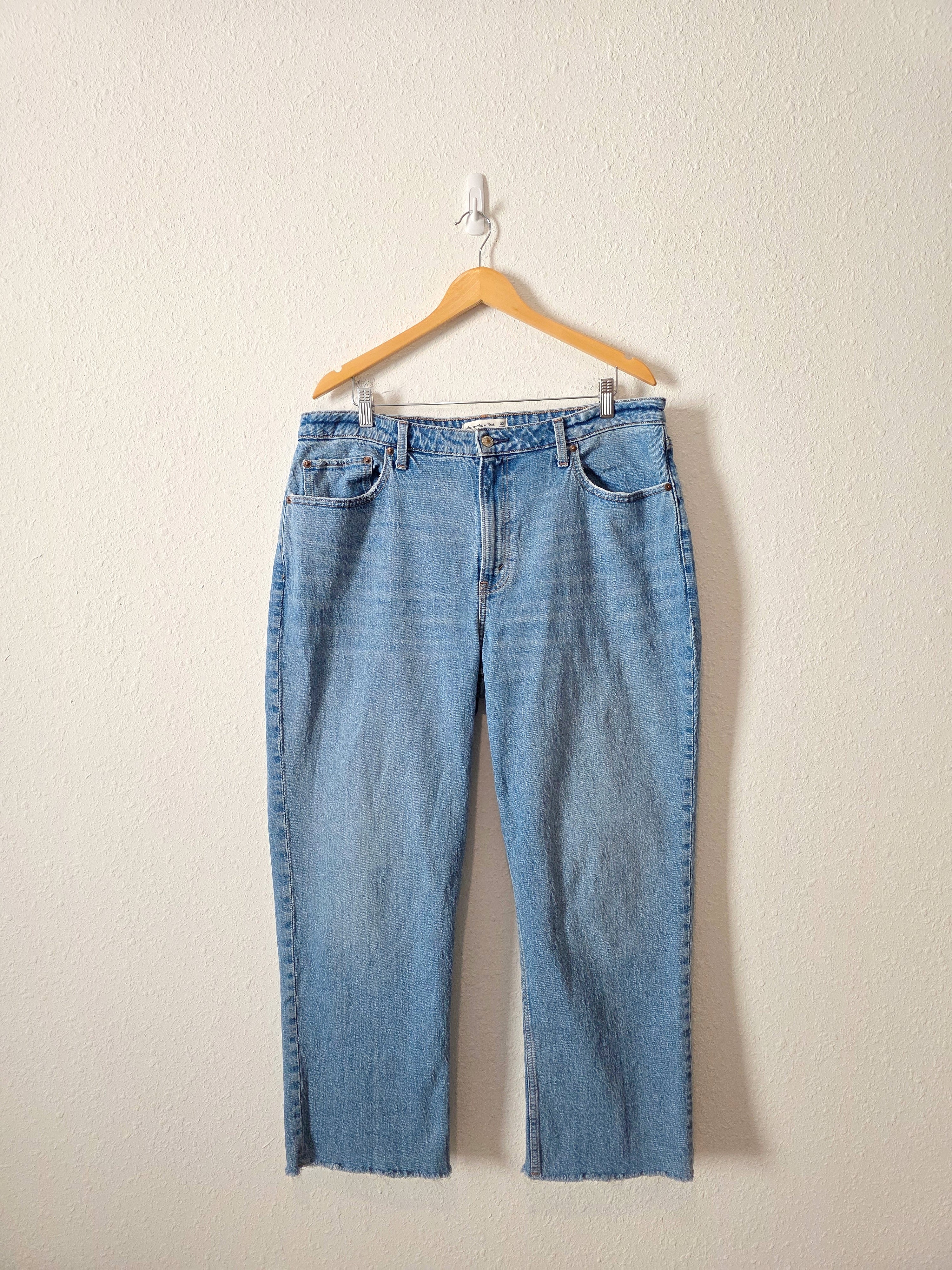 Abercrombie Vintage Straight Jeans (33)