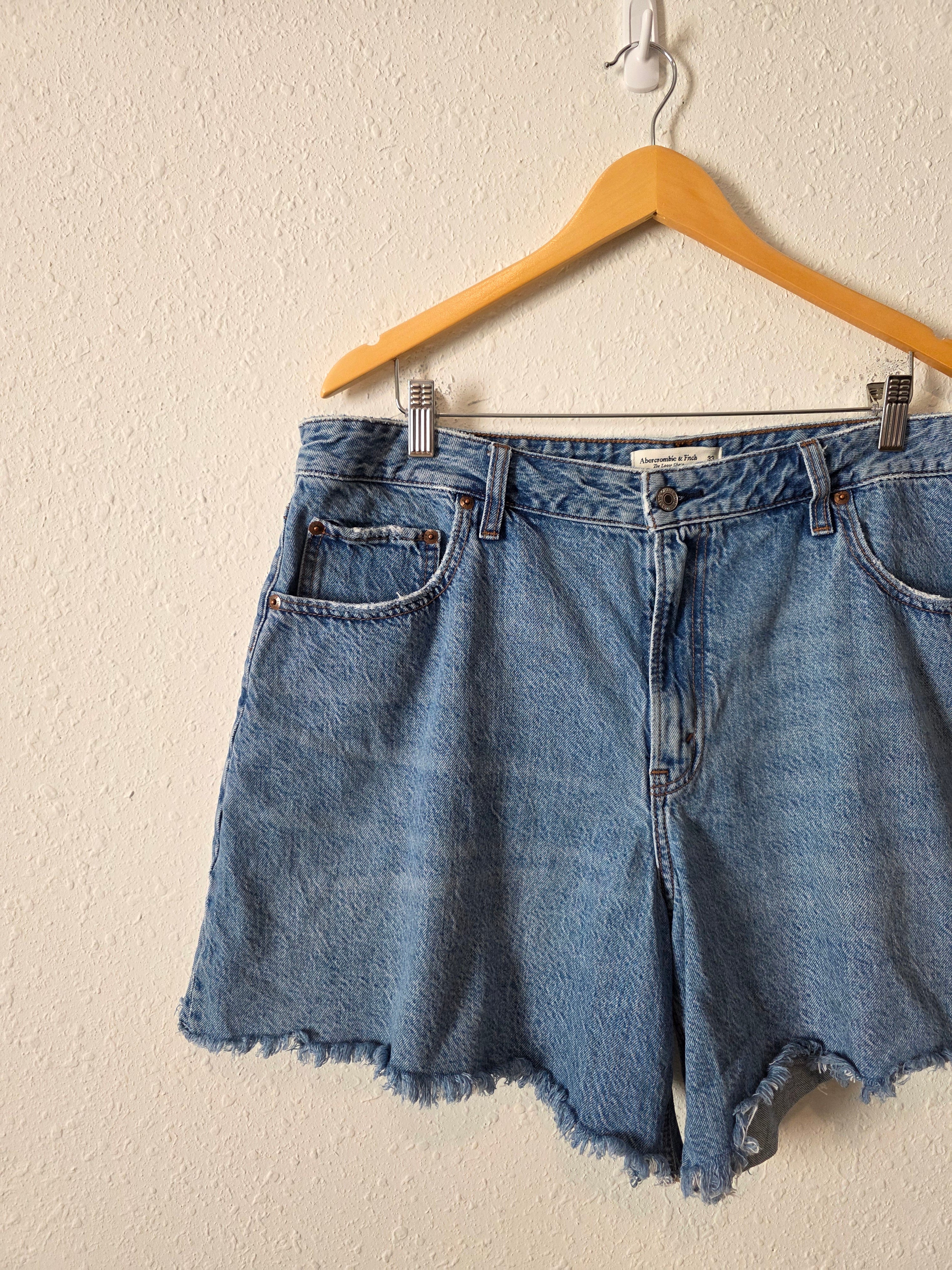 Abercrombie Loose Denim Shorts (33)