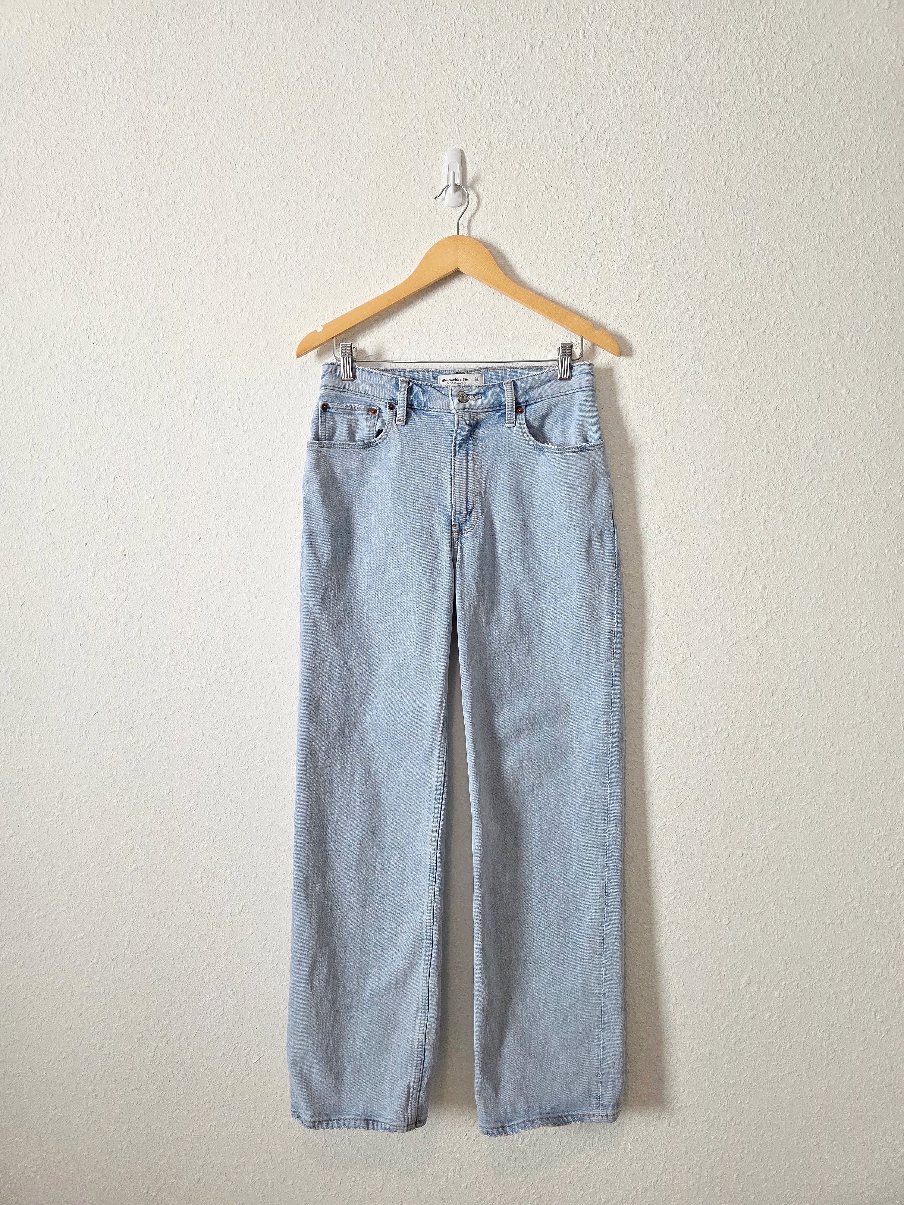 Abercrombie 90s Relaxed Jeans (28/6)