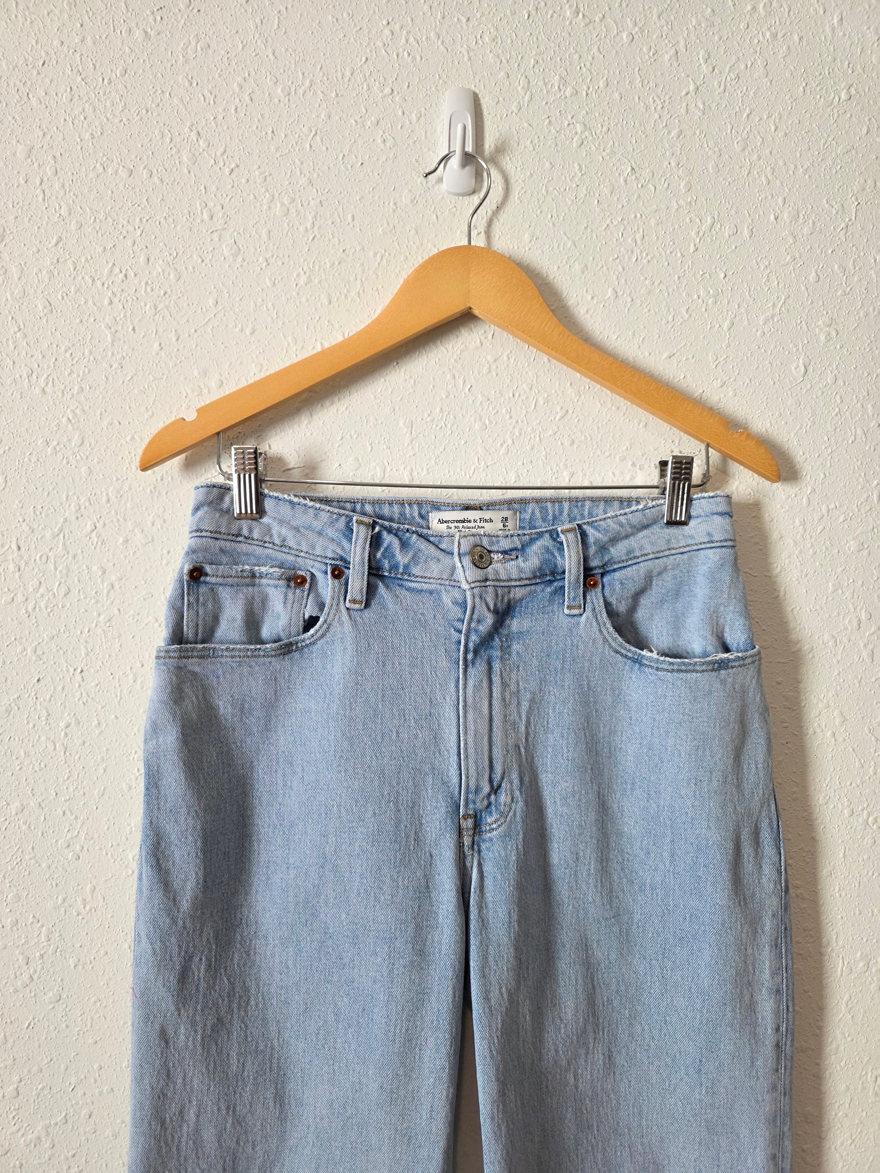 Abercrombie 90s Relaxed Jeans (28/6)