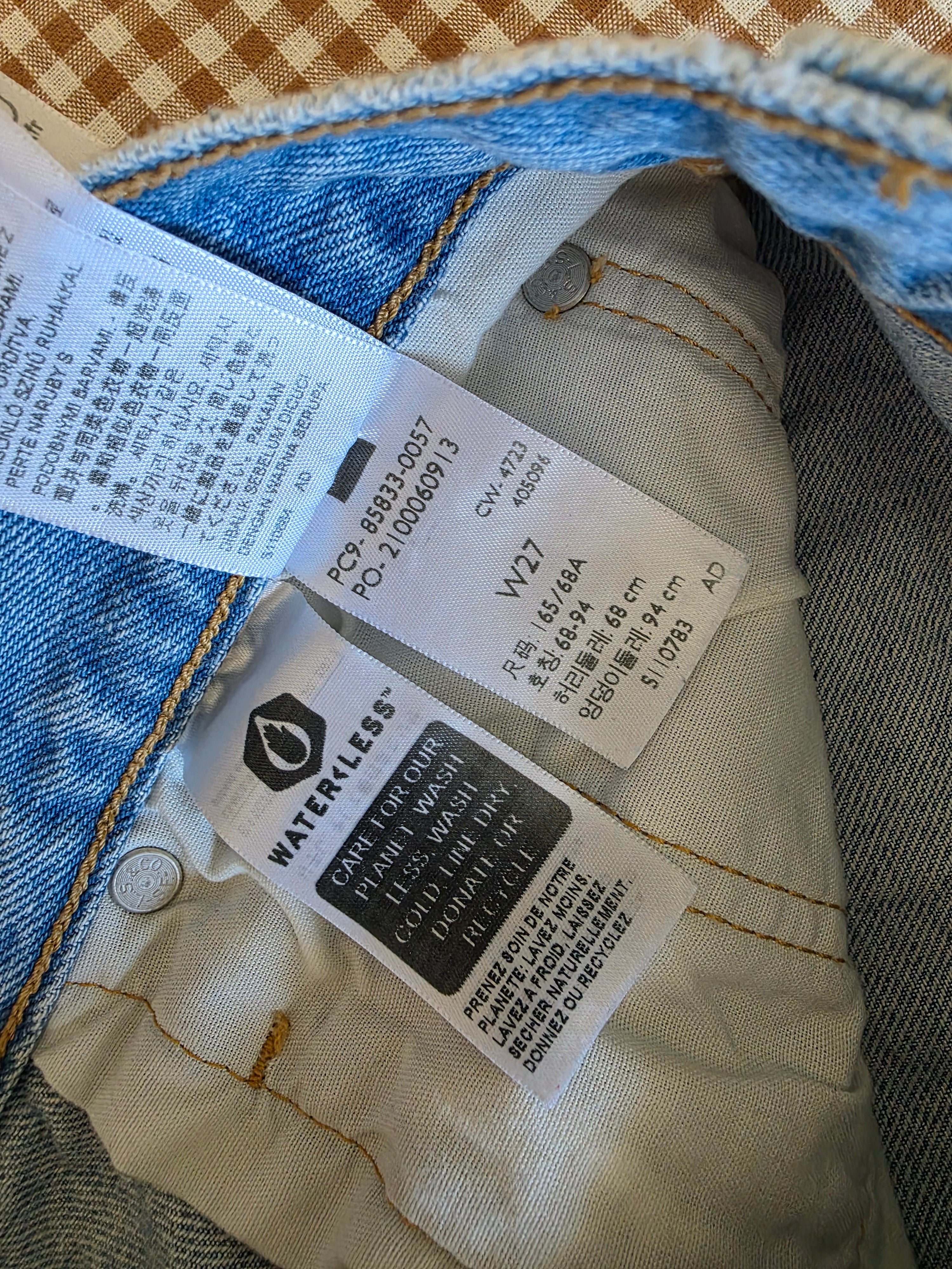 Levi's Mid Length Denim Shorts (27)