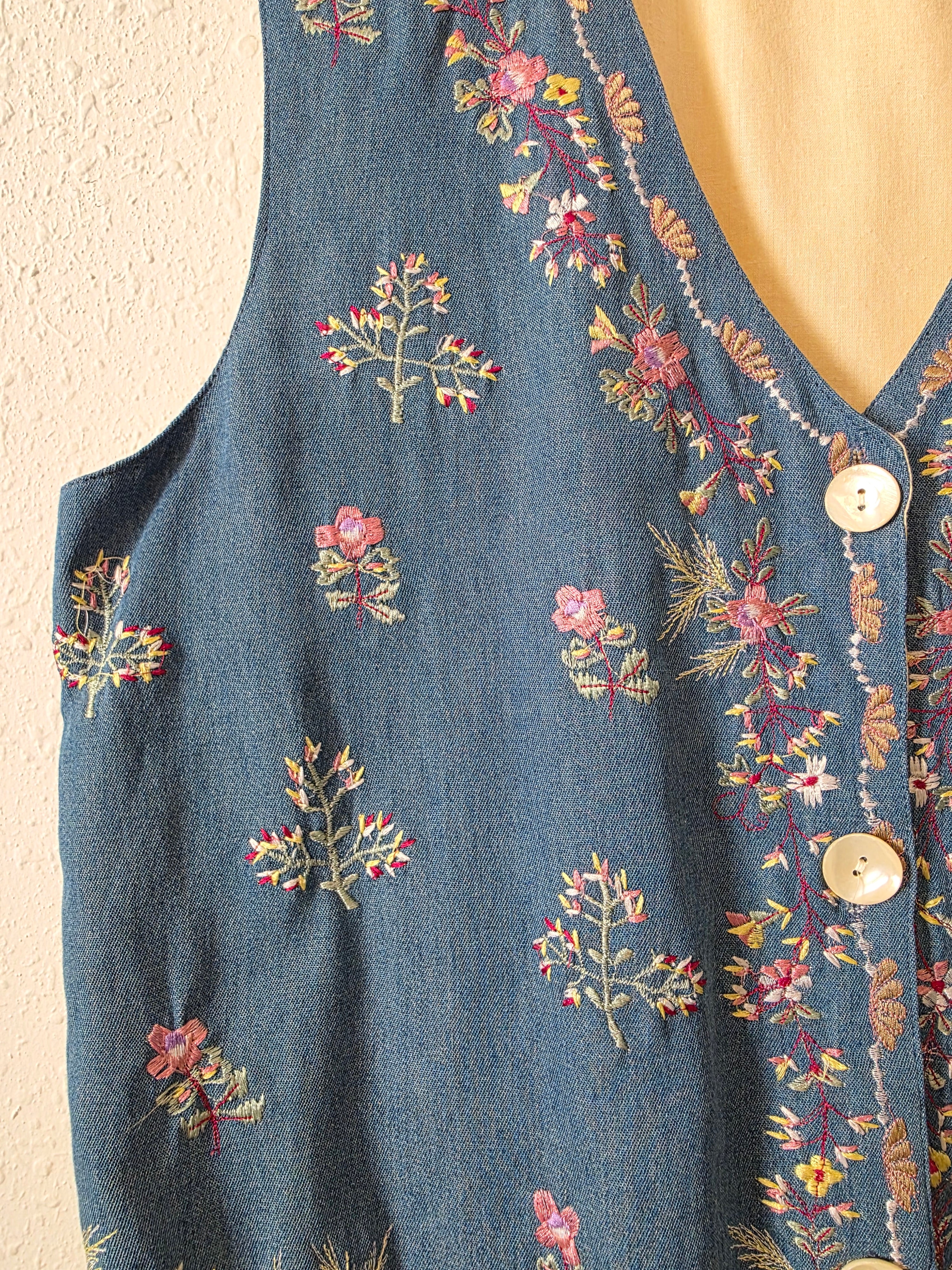 Vintage Floral Embroidered Vest (L)