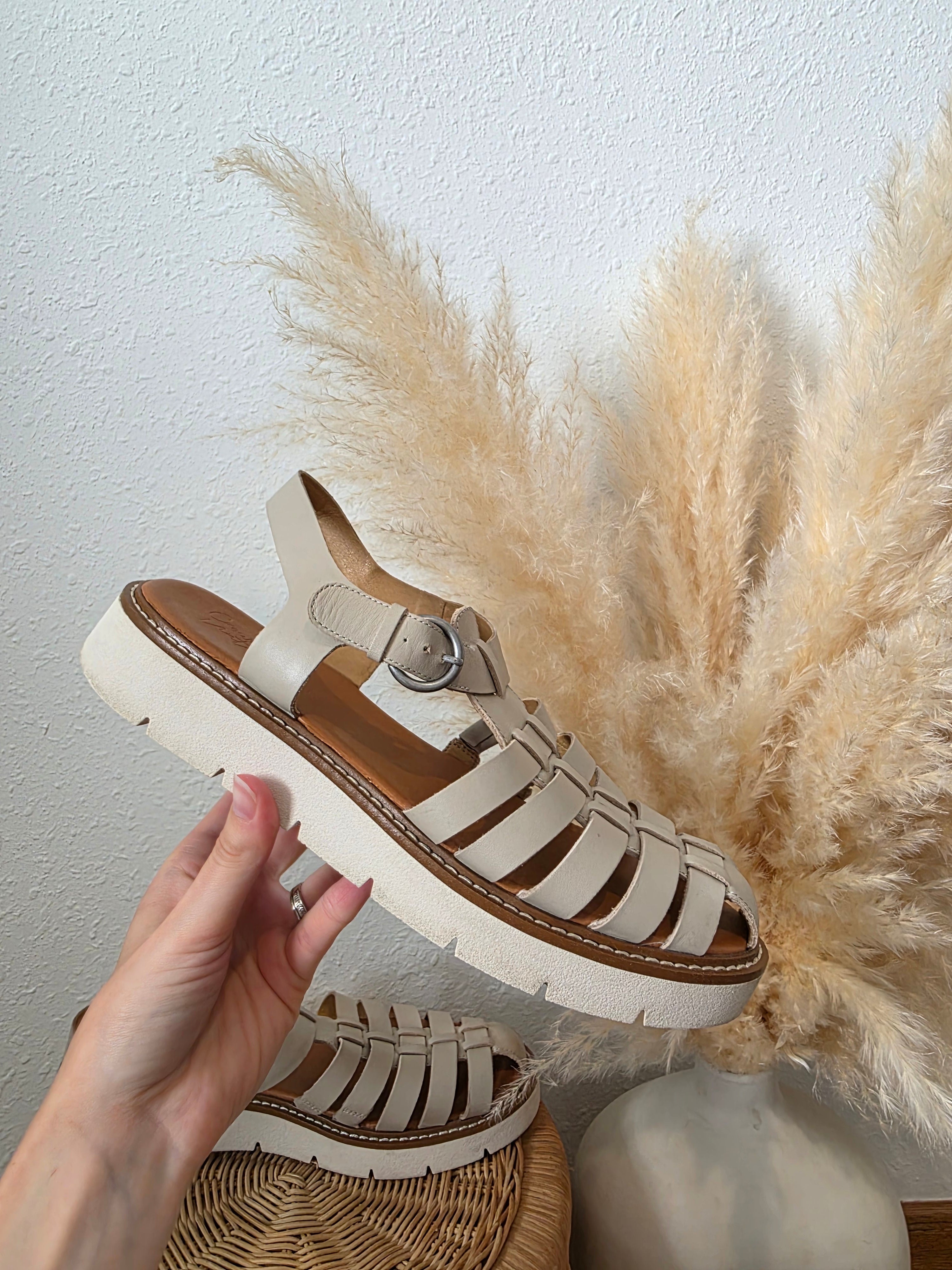 Crown Vintage Fisherman Sandals (10)