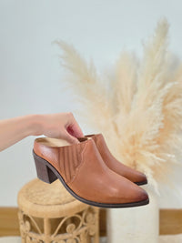 Frye Cognac Leather Mules (7.5)