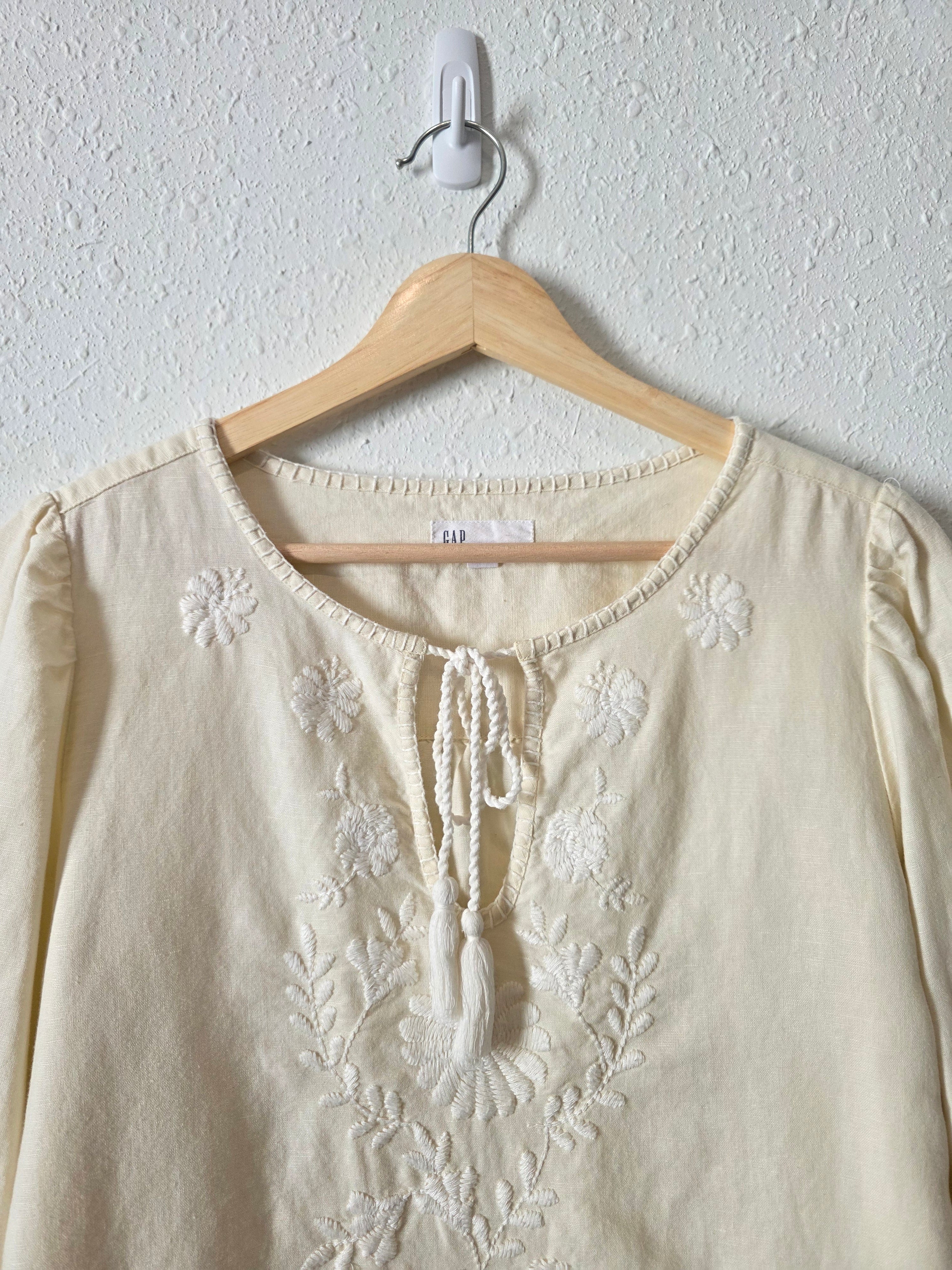 Gap Floral Embroidered Top (L)