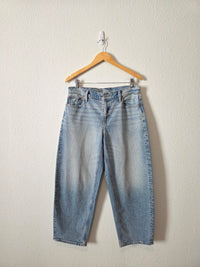 Light Wash Barrel Jeans (6)