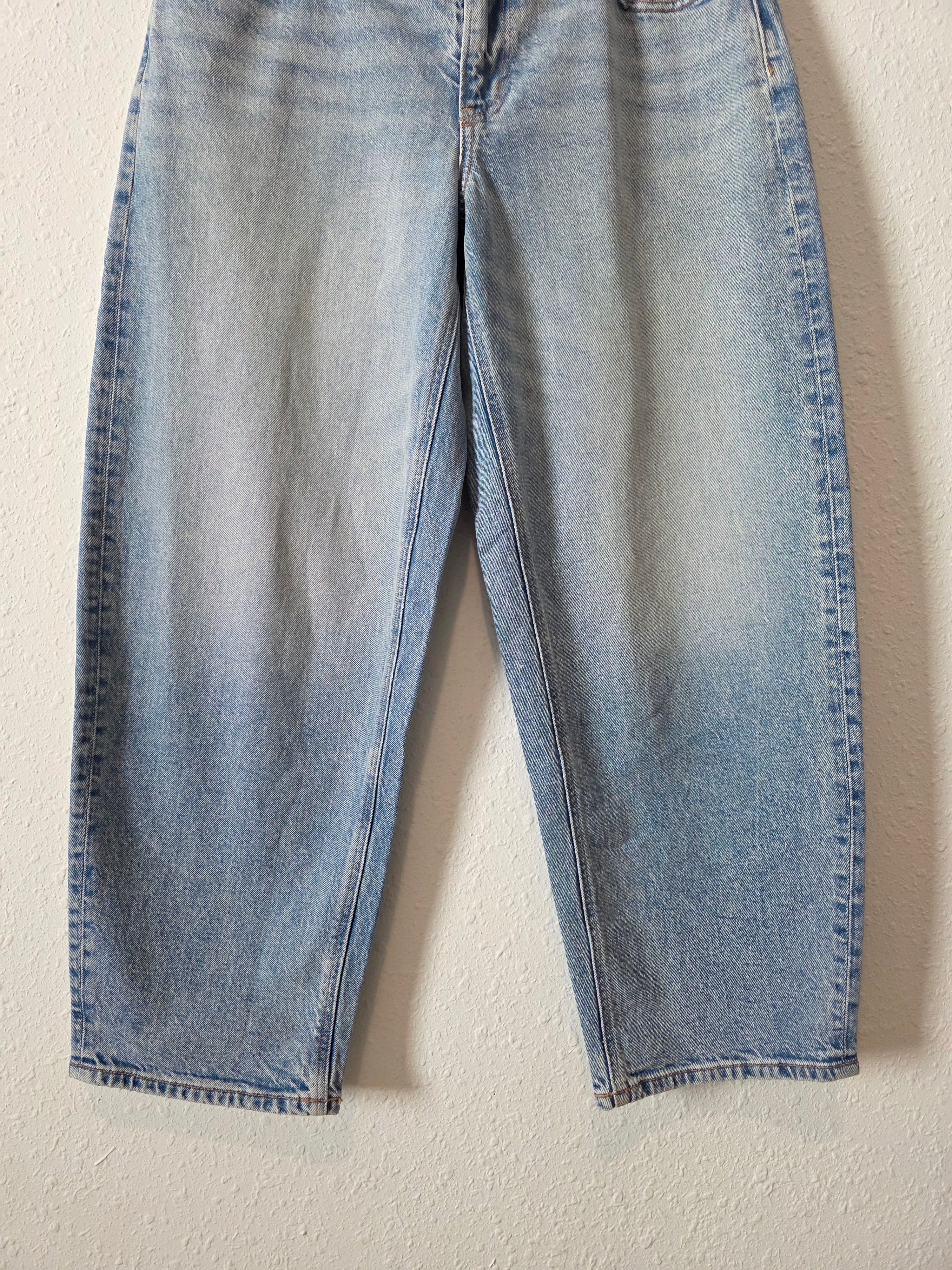 Light Wash Barrel Jeans (6)