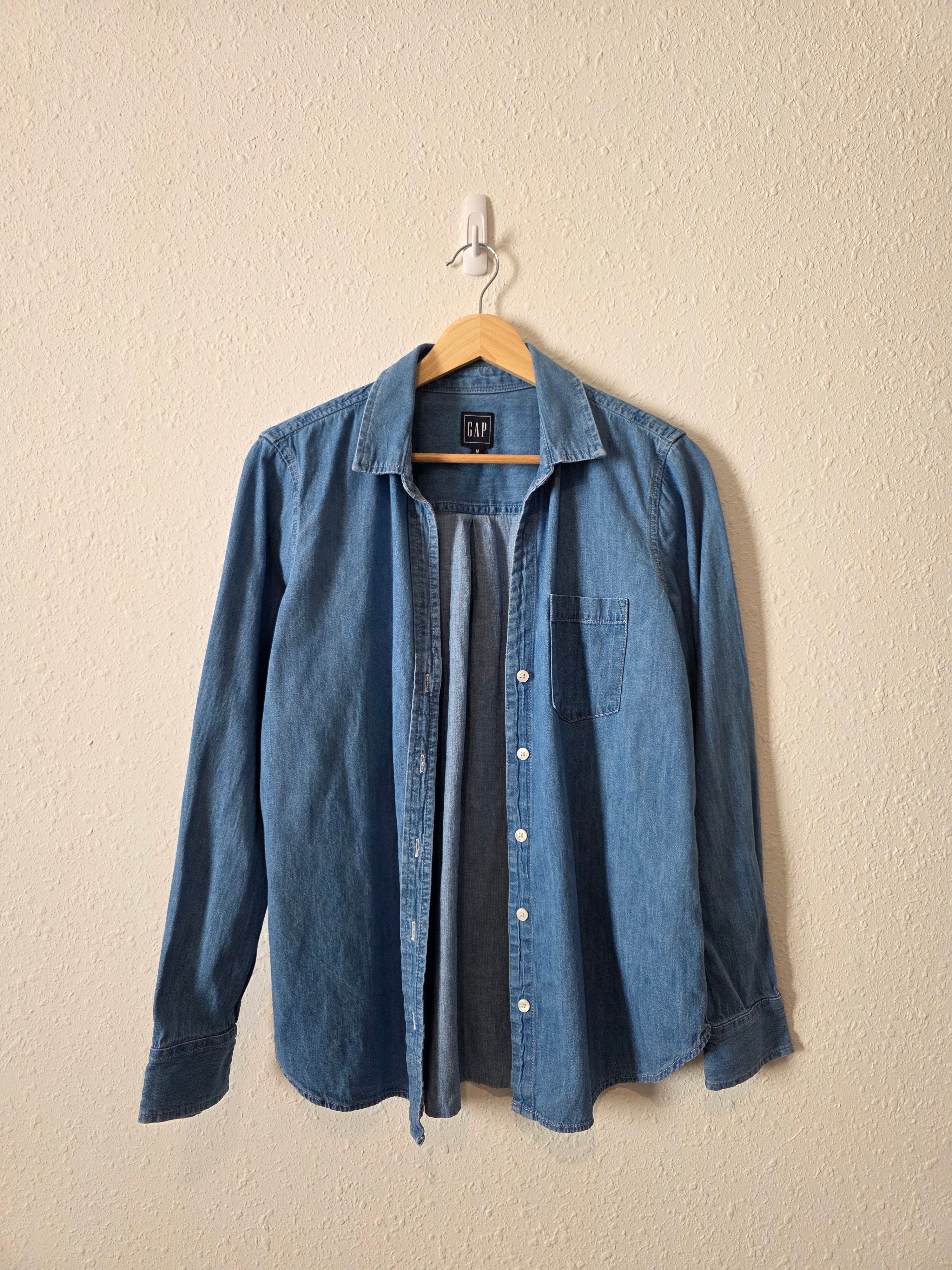 Gap Denim Button Up Shirt (M)