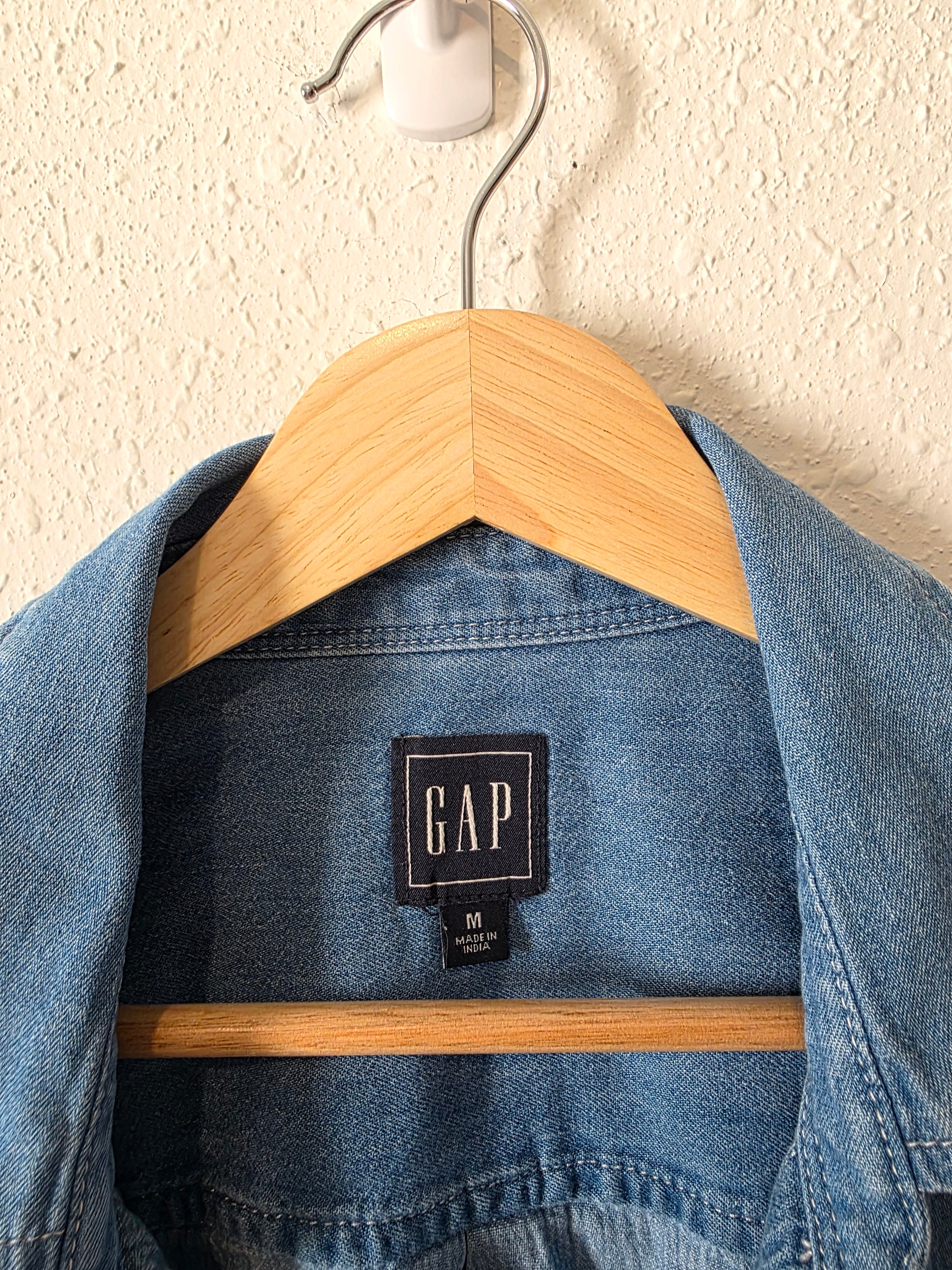 Gap Denim Button Up Shirt (M)