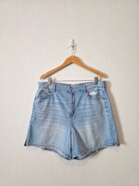 Light Wash Baggy Denim Shorts (16)