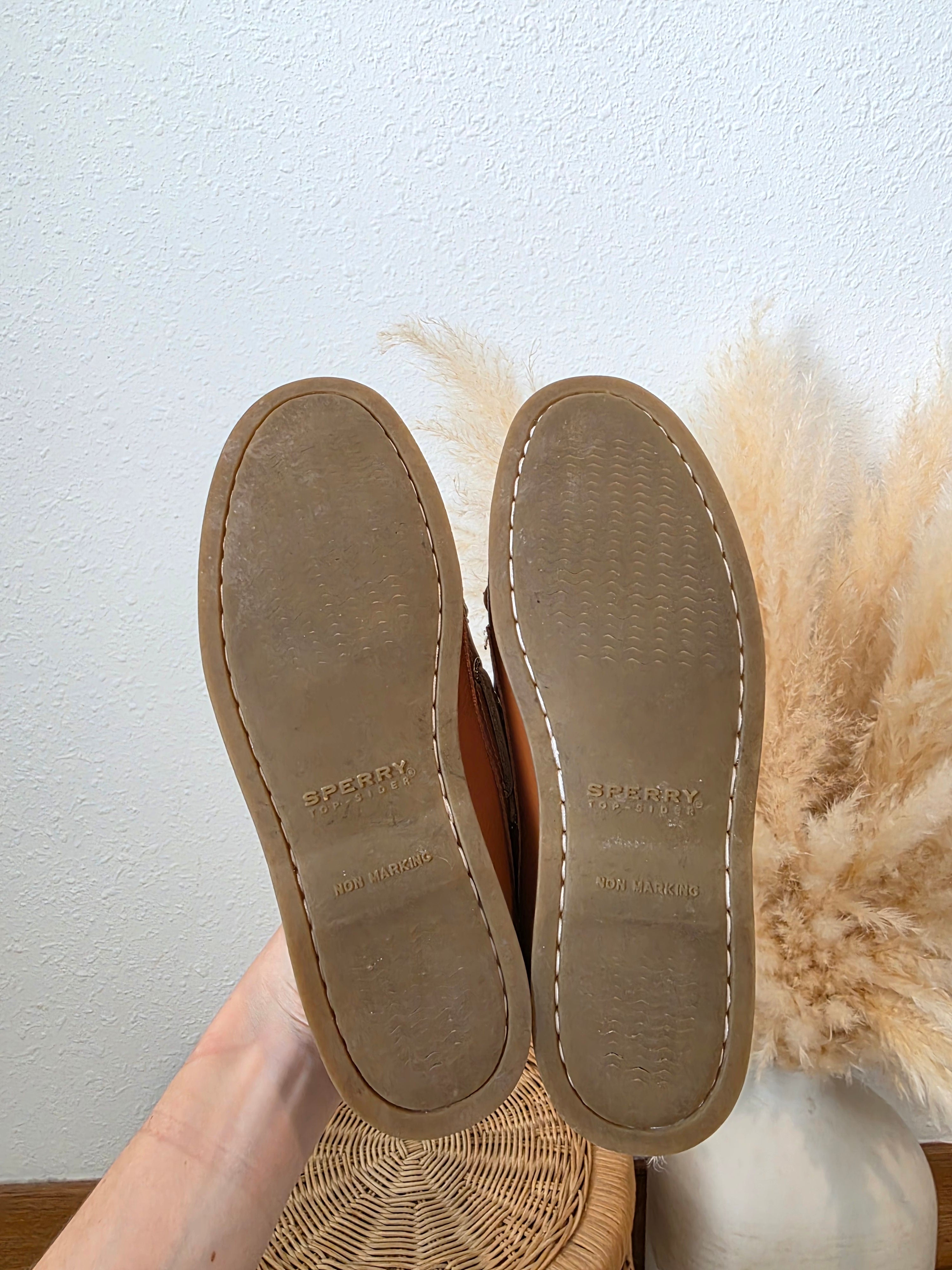 Sperry Leather Boat Shoes (6.5)