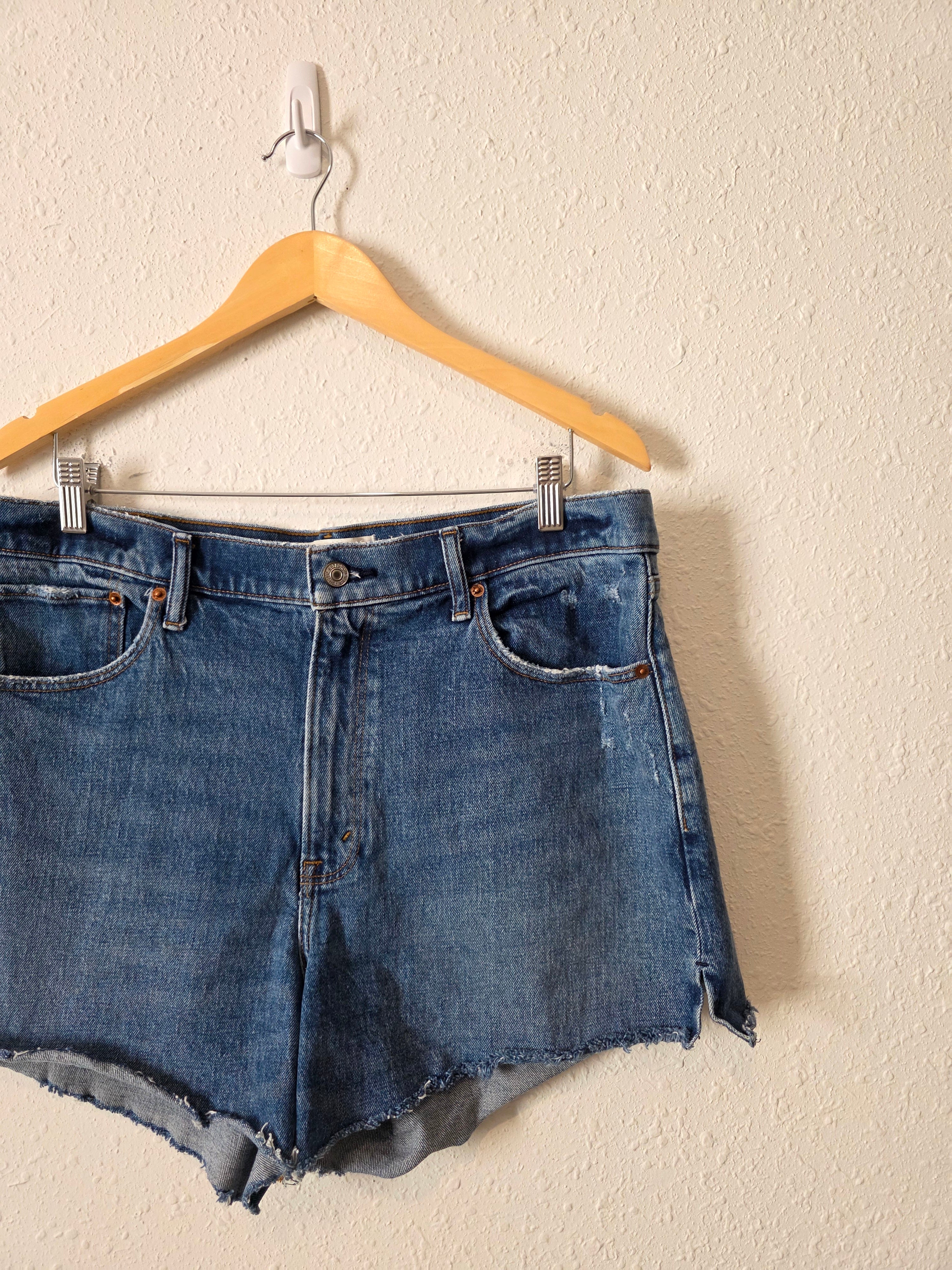 Abercrombie 4" Denim Mom Short (32/14)
