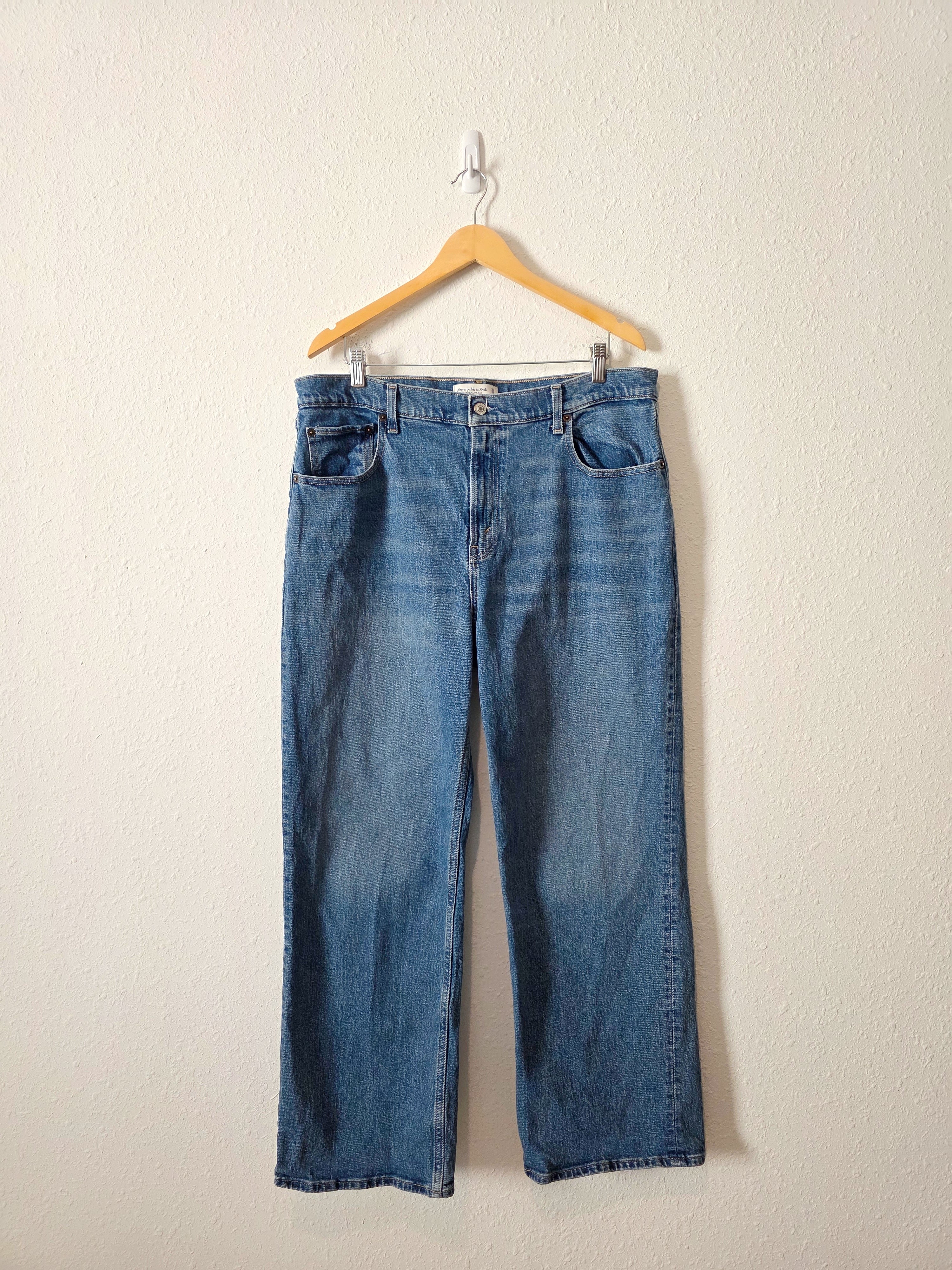 Abercrombie 90s Relaxed Jeans (33/16s)