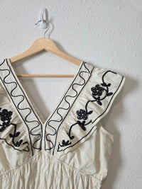 NEW Floral Embroidered Top (XL)