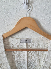 Crochet Knit Button Front Cardigan (M)