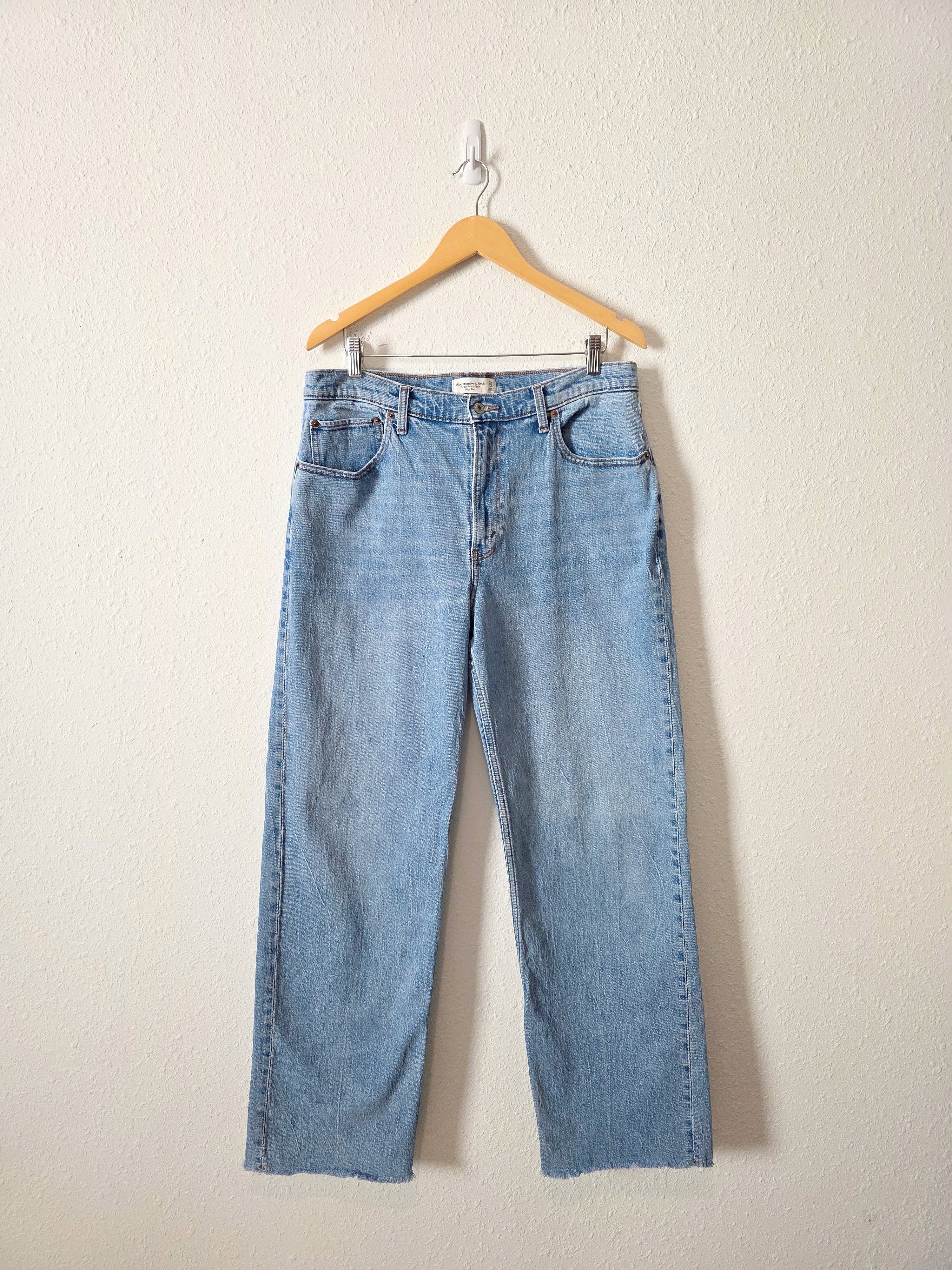Abercrombie 90s Relaxed Jeans (32/14 long)