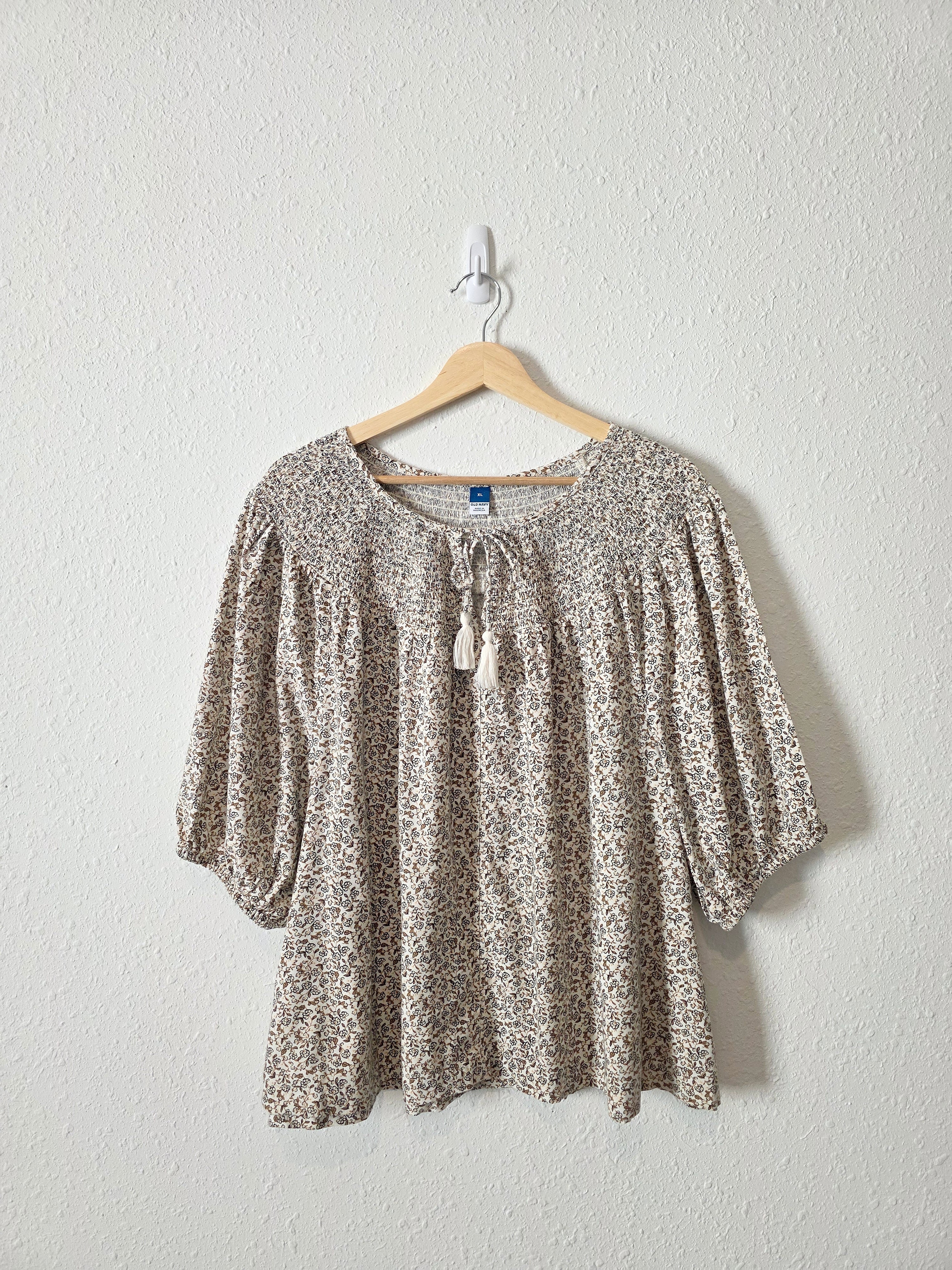Neutral Floral Smocked Top (XL)