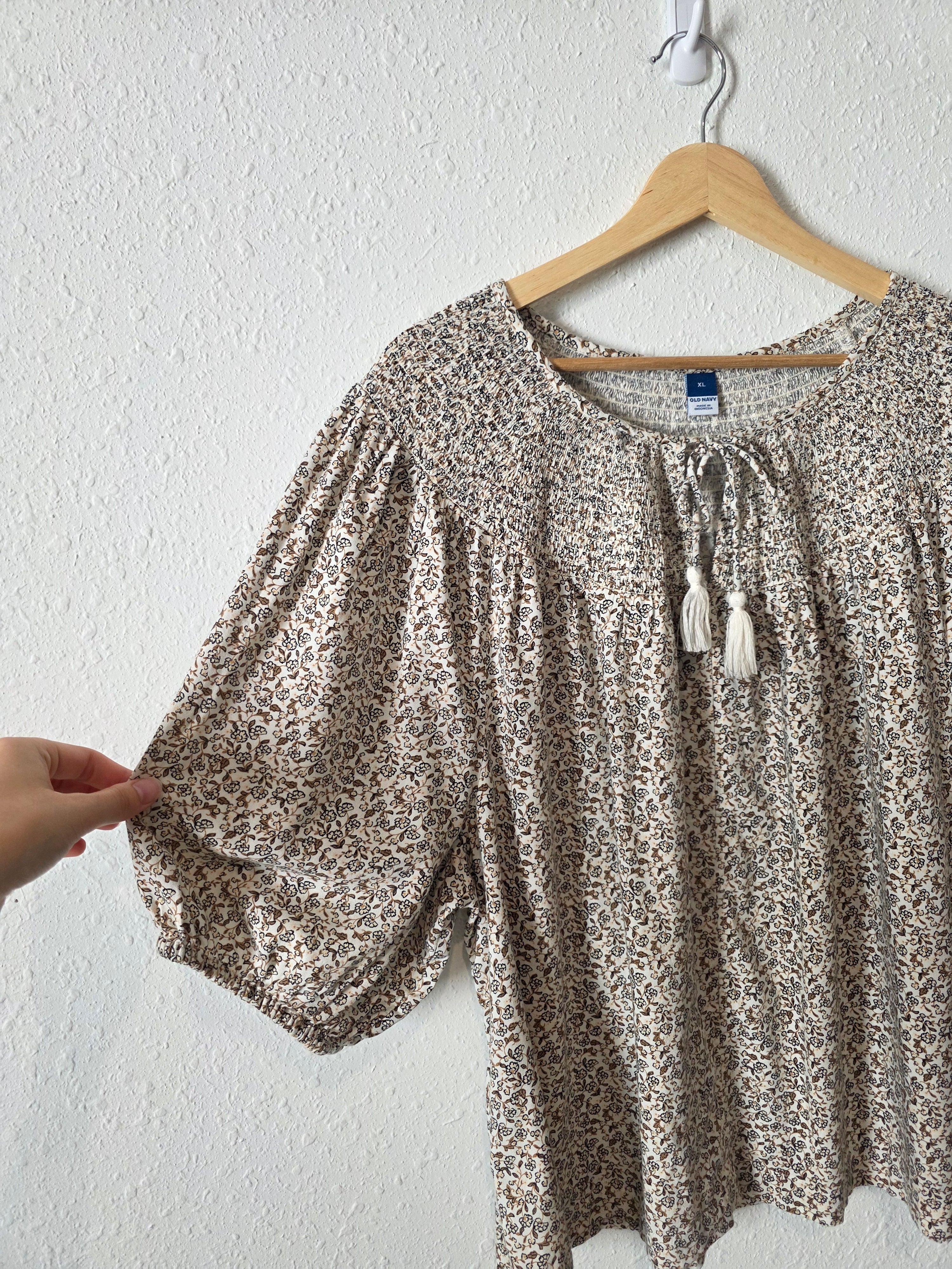 Neutral Floral Smocked Top (XL)
