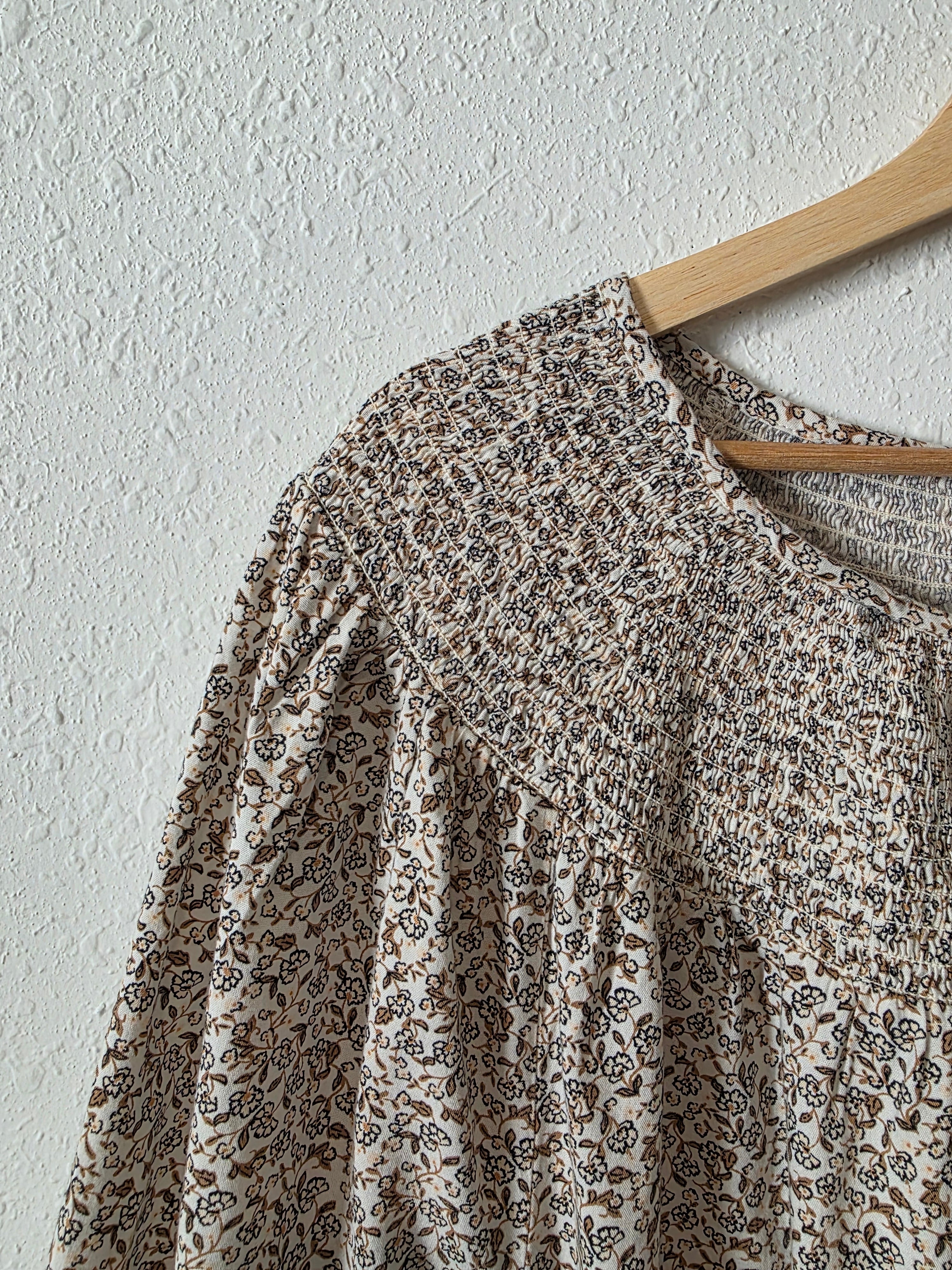 Neutral Floral Smocked Top (XL)