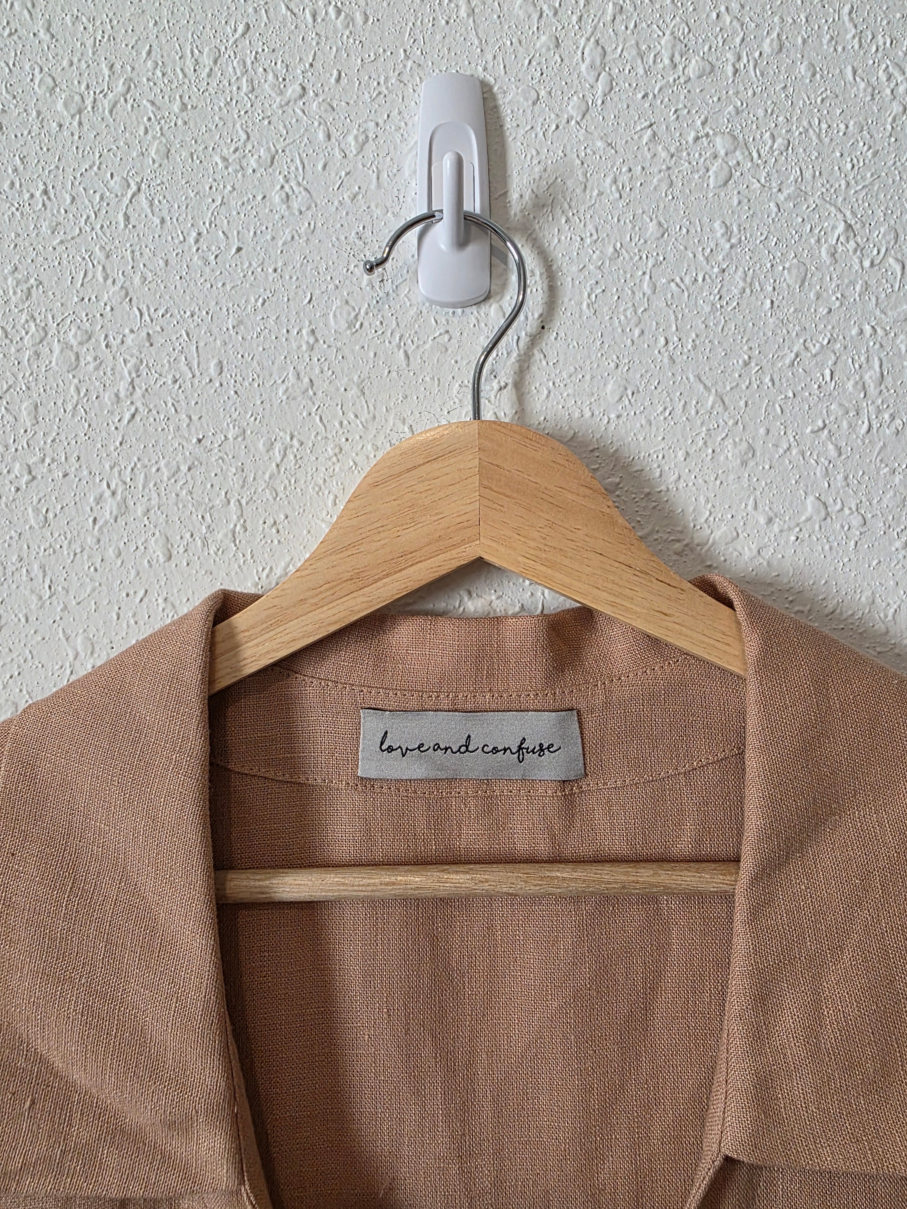 Love and Confuse Linen Collared Top (L)