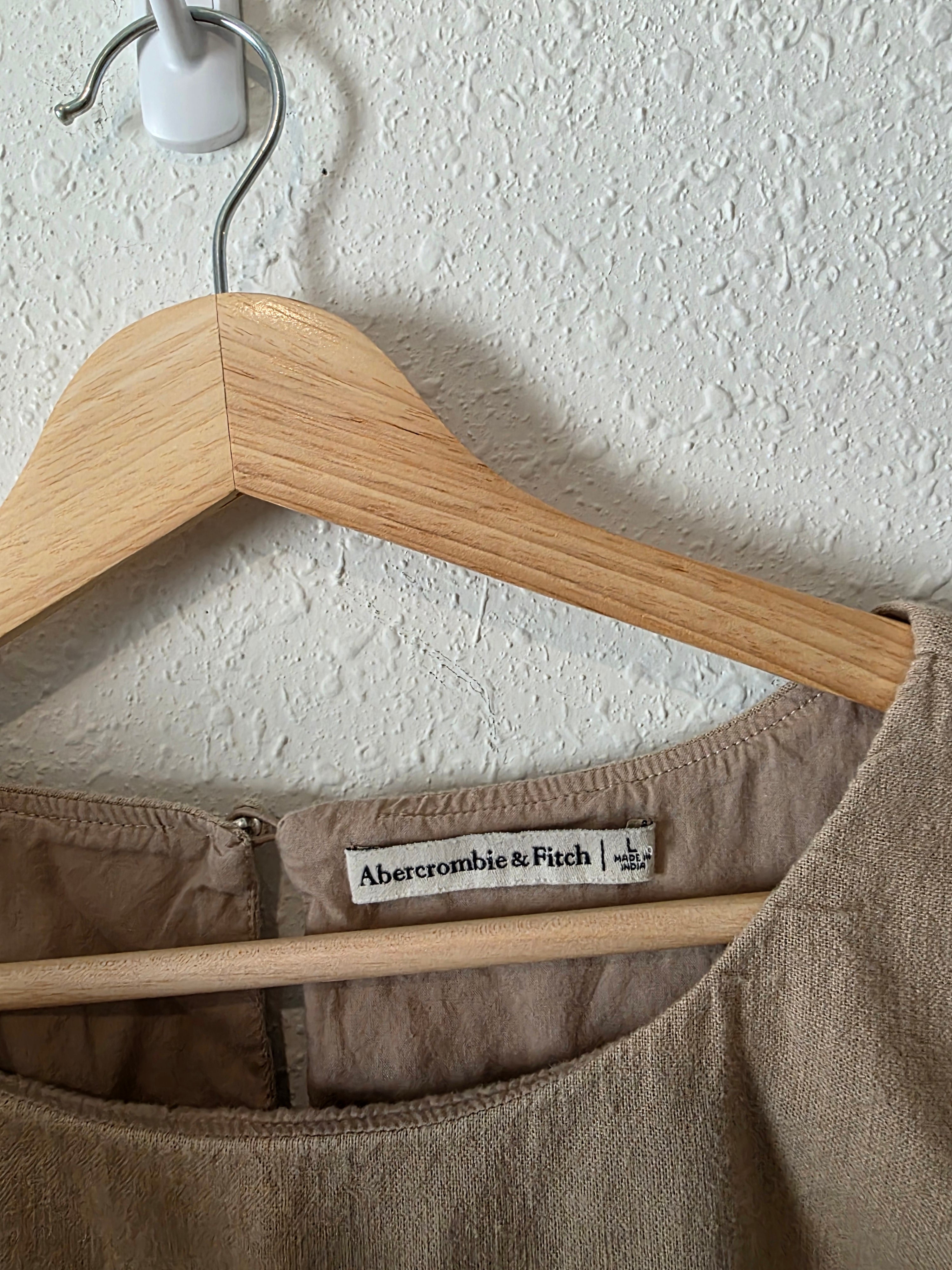 Abercrombie Neutral Boxy Top (L)