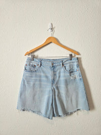 AE Light Wash Relaxed Denim Shorts (8)
