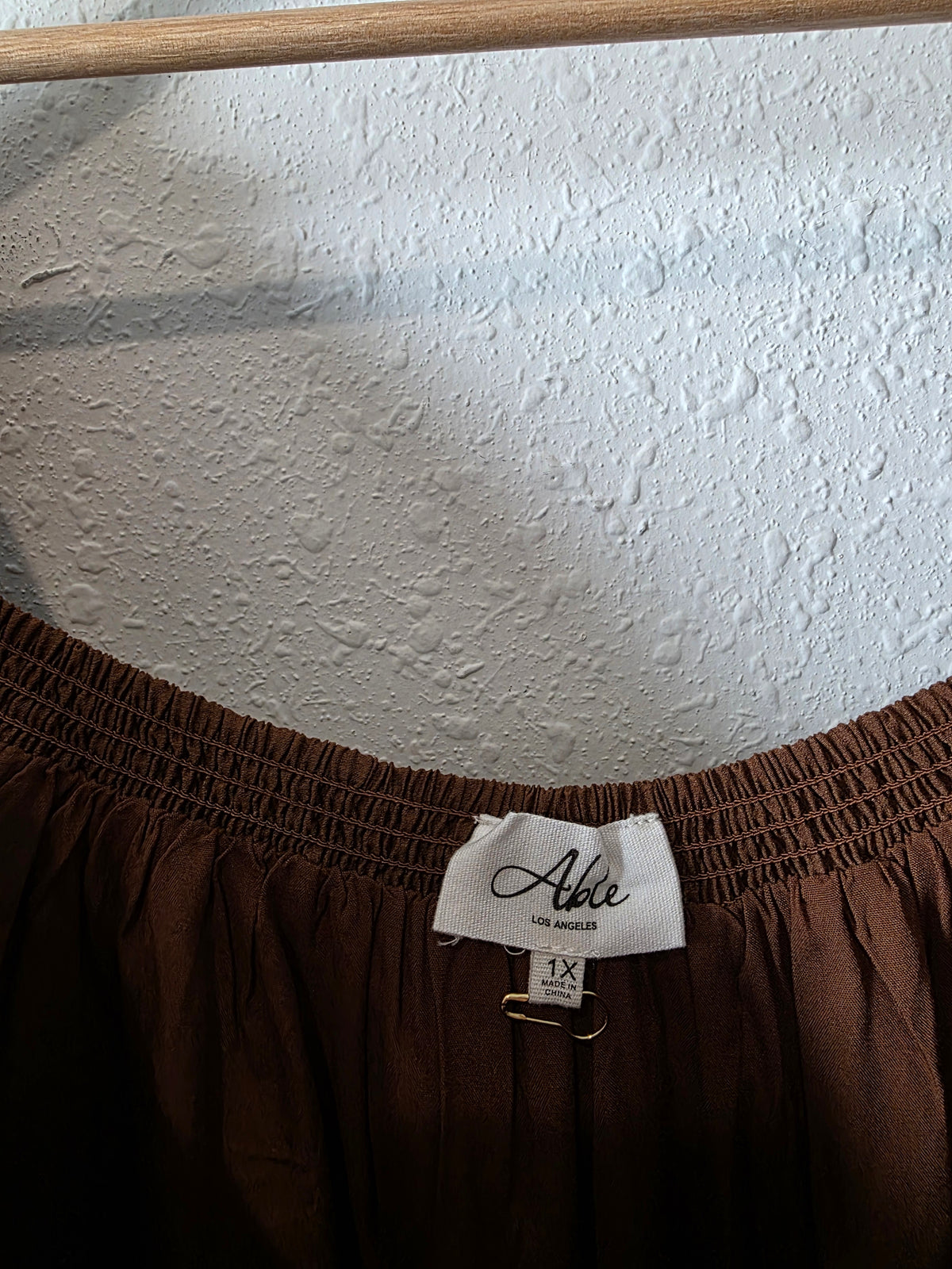 Able Brown Puff Sleeve Top (1X)