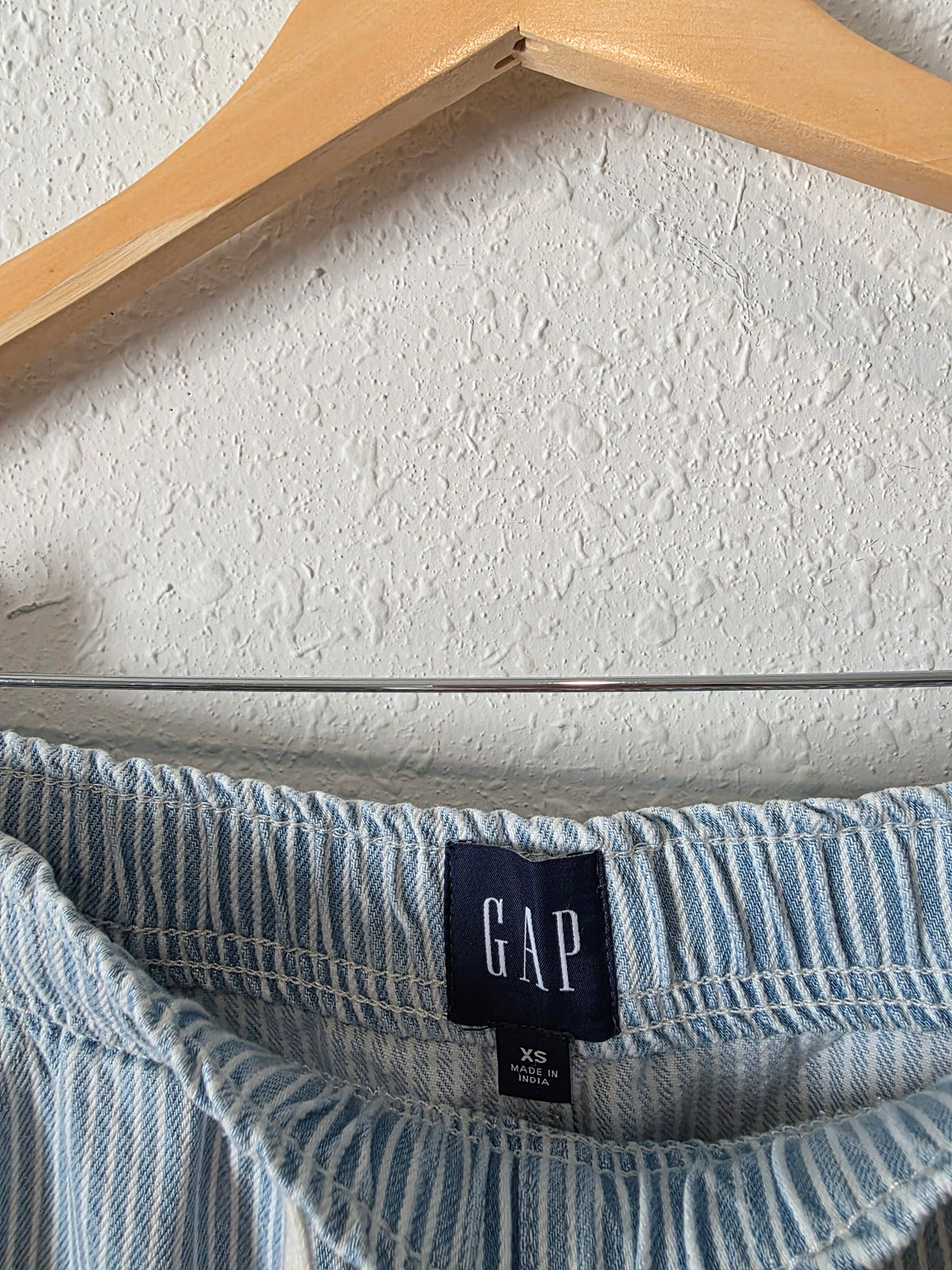 Gap Striped Horseshoe Easy Jeans (XS)