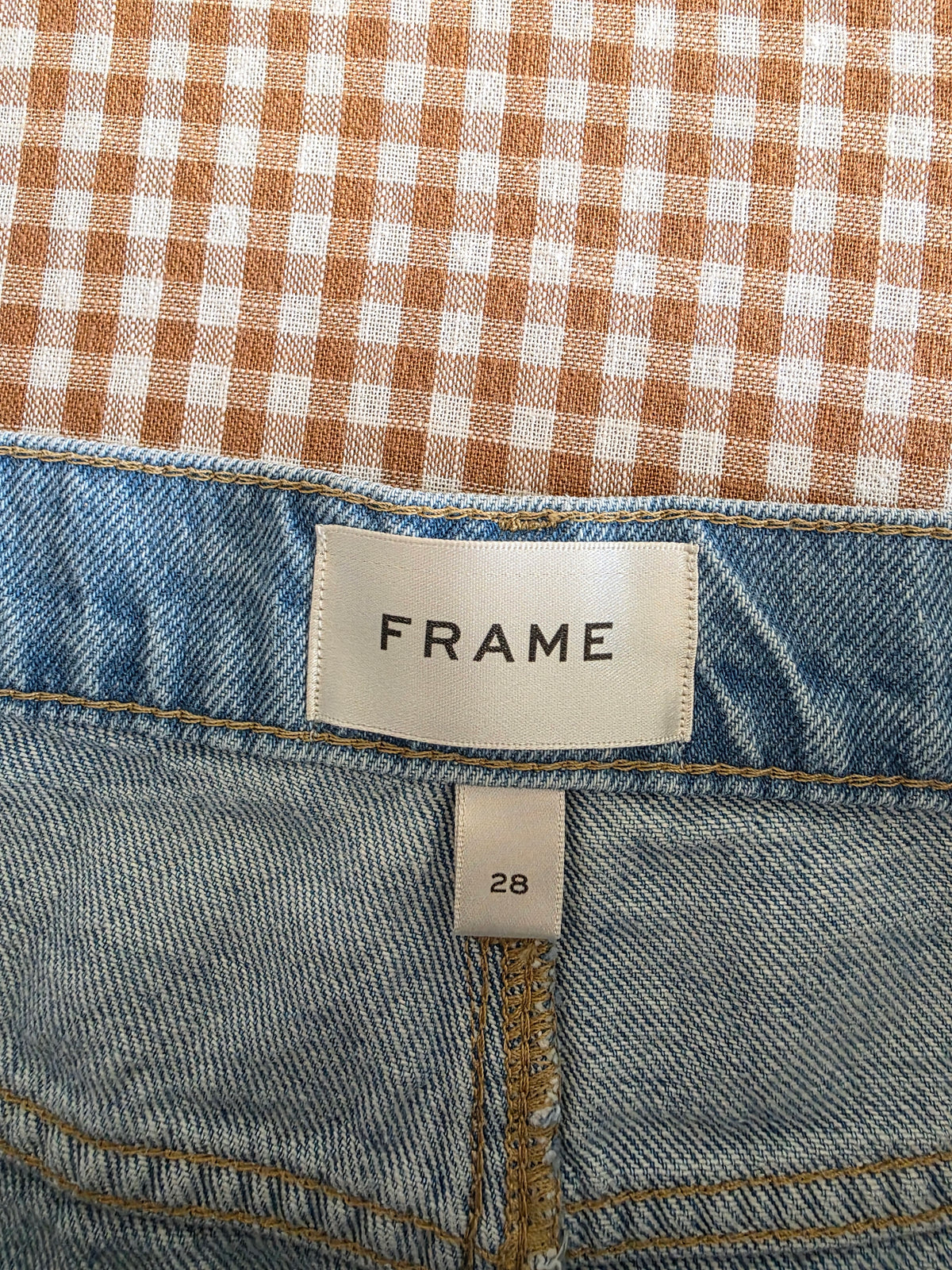 Frame Light Wash Denim Shorts (28)