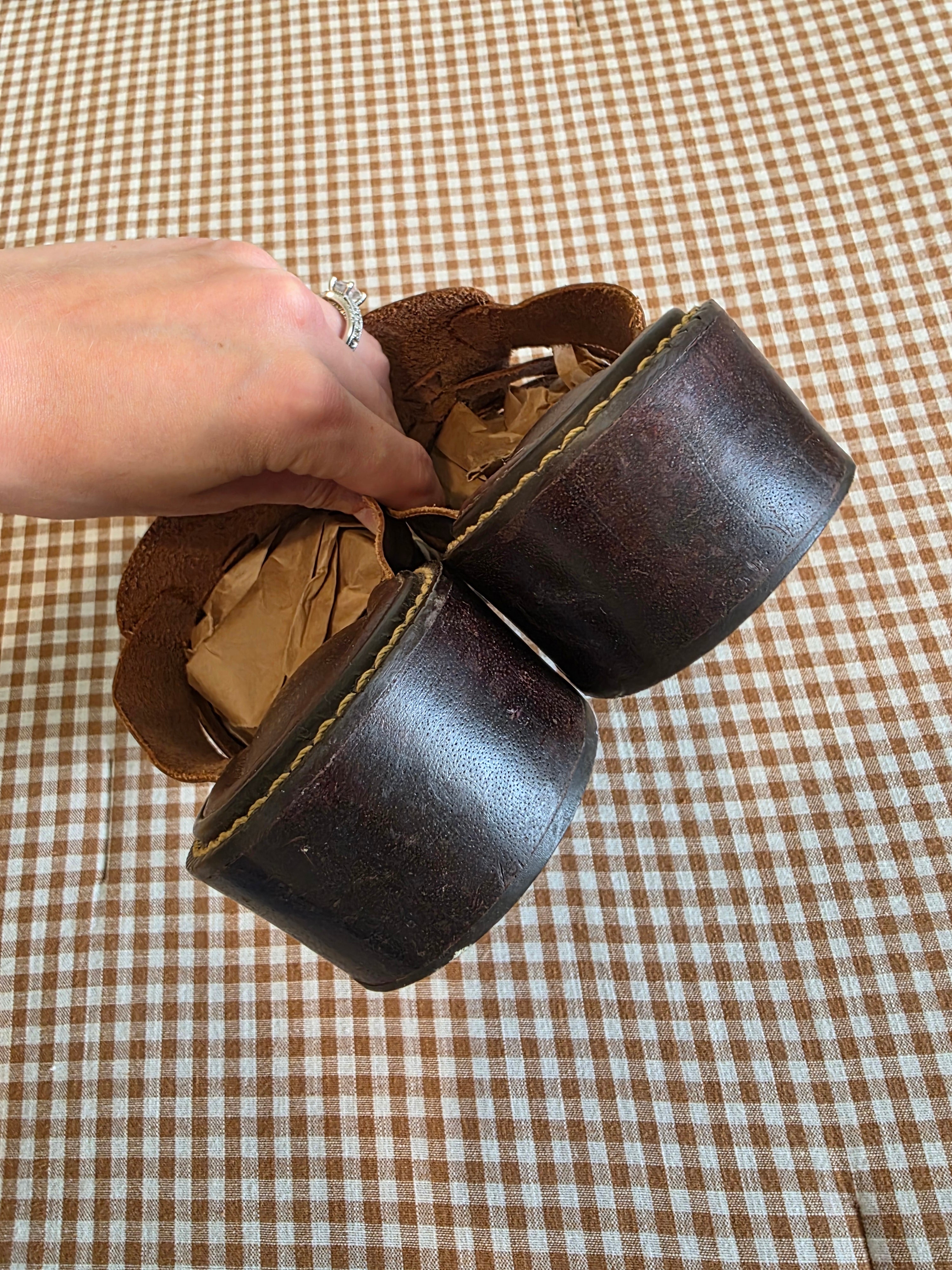 Vintage Leather Fisherman Mules (10)