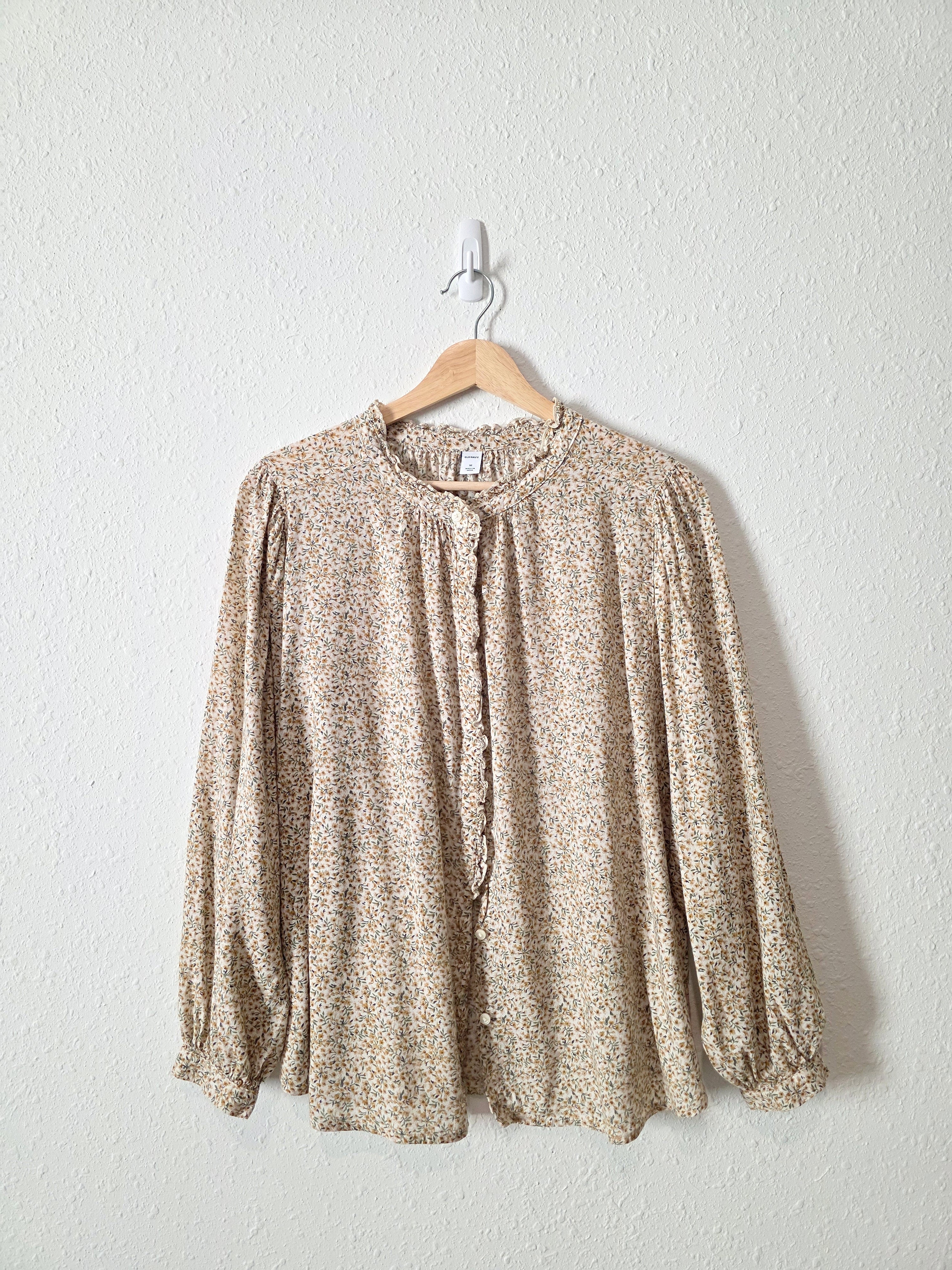 Dainty Floral Button Up Top (M)