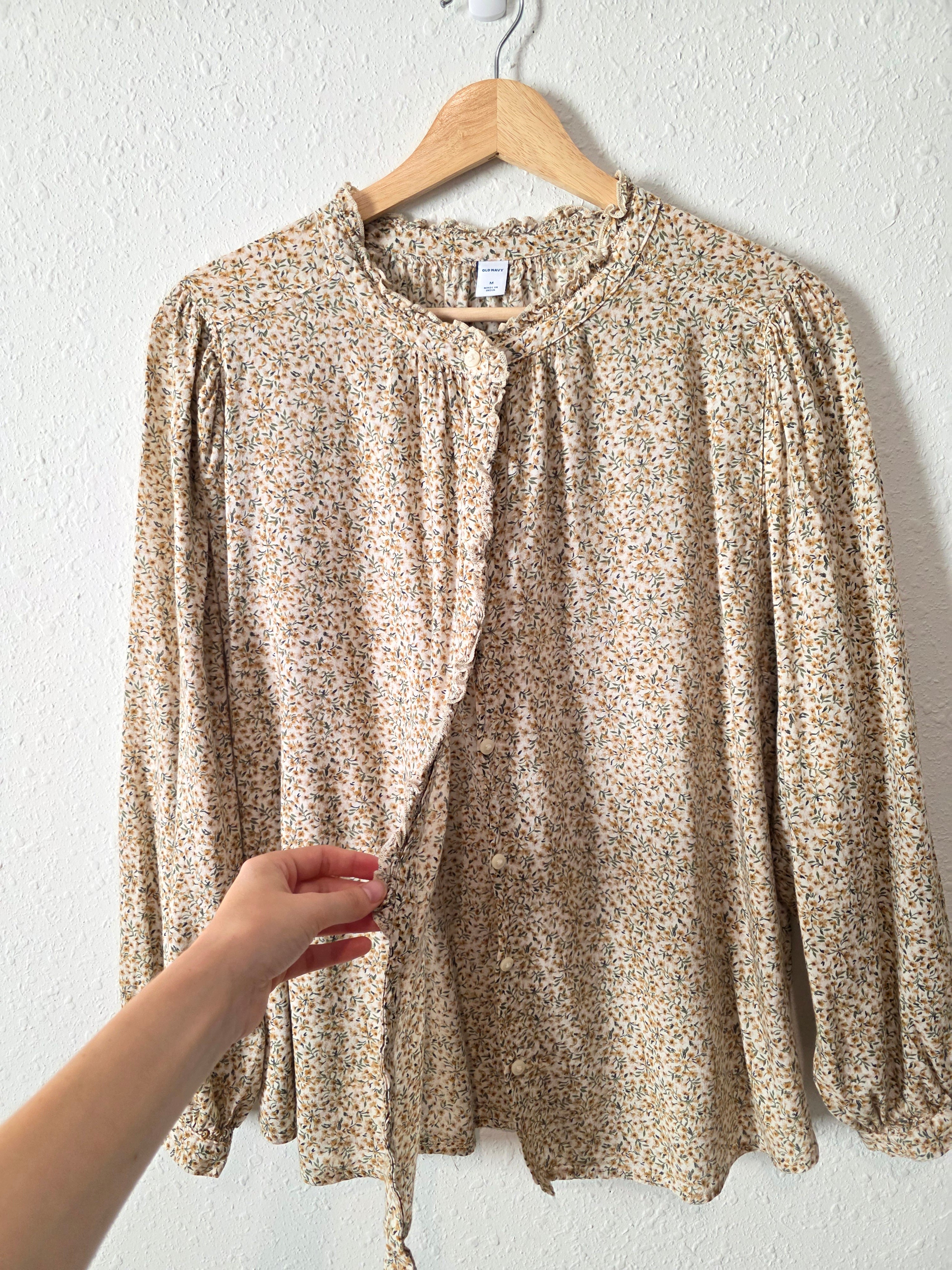 Dainty Floral Button Up Top (M)