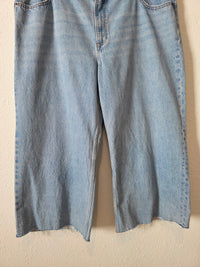NEW Abercrombie Wide Leg Crop Jeans (35 short)