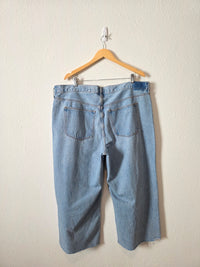 NEW Abercrombie Wide Leg Crop Jeans (35 short)