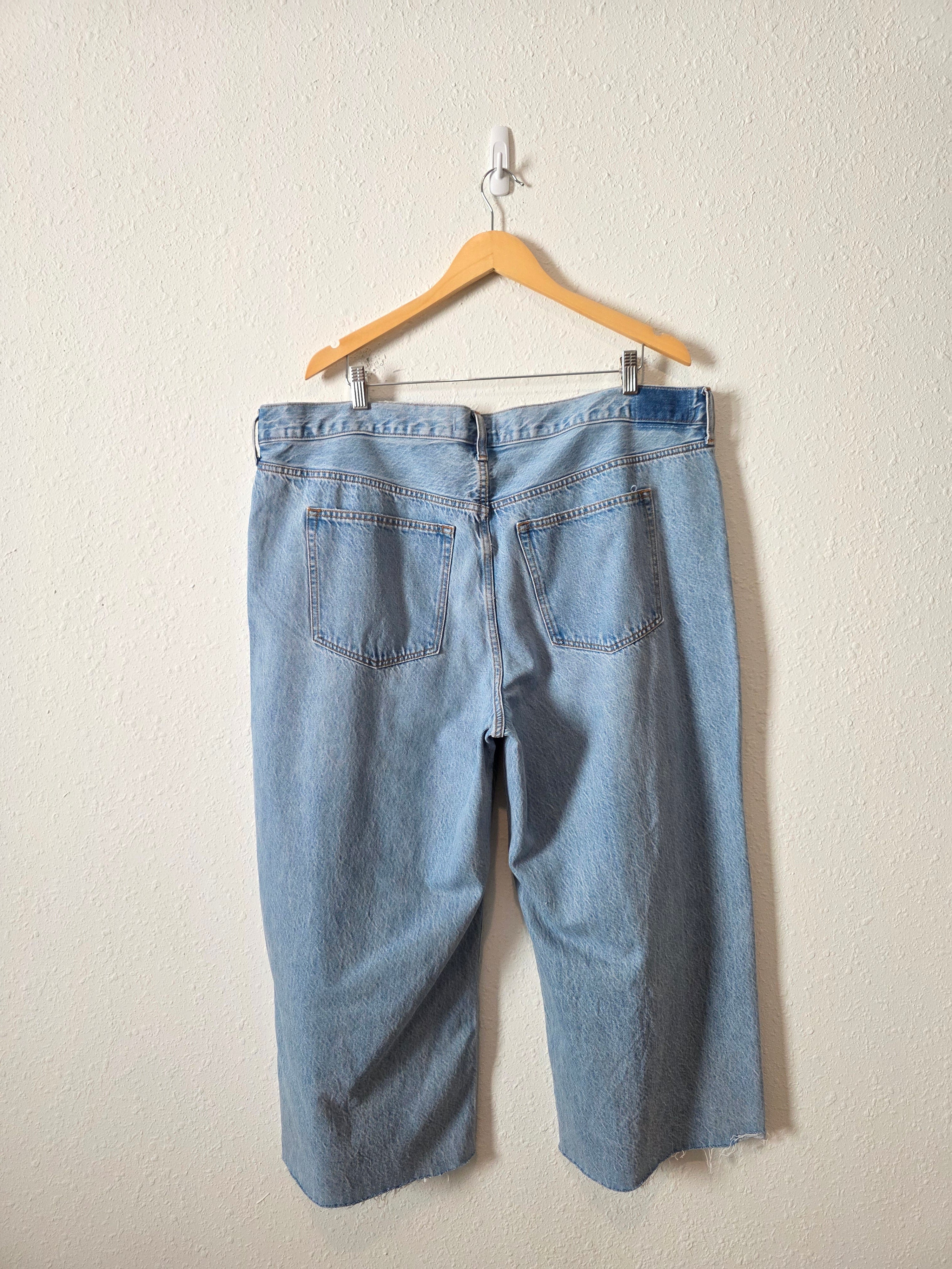 NEW Abercrombie Wide Leg Crop Jeans (35 short)