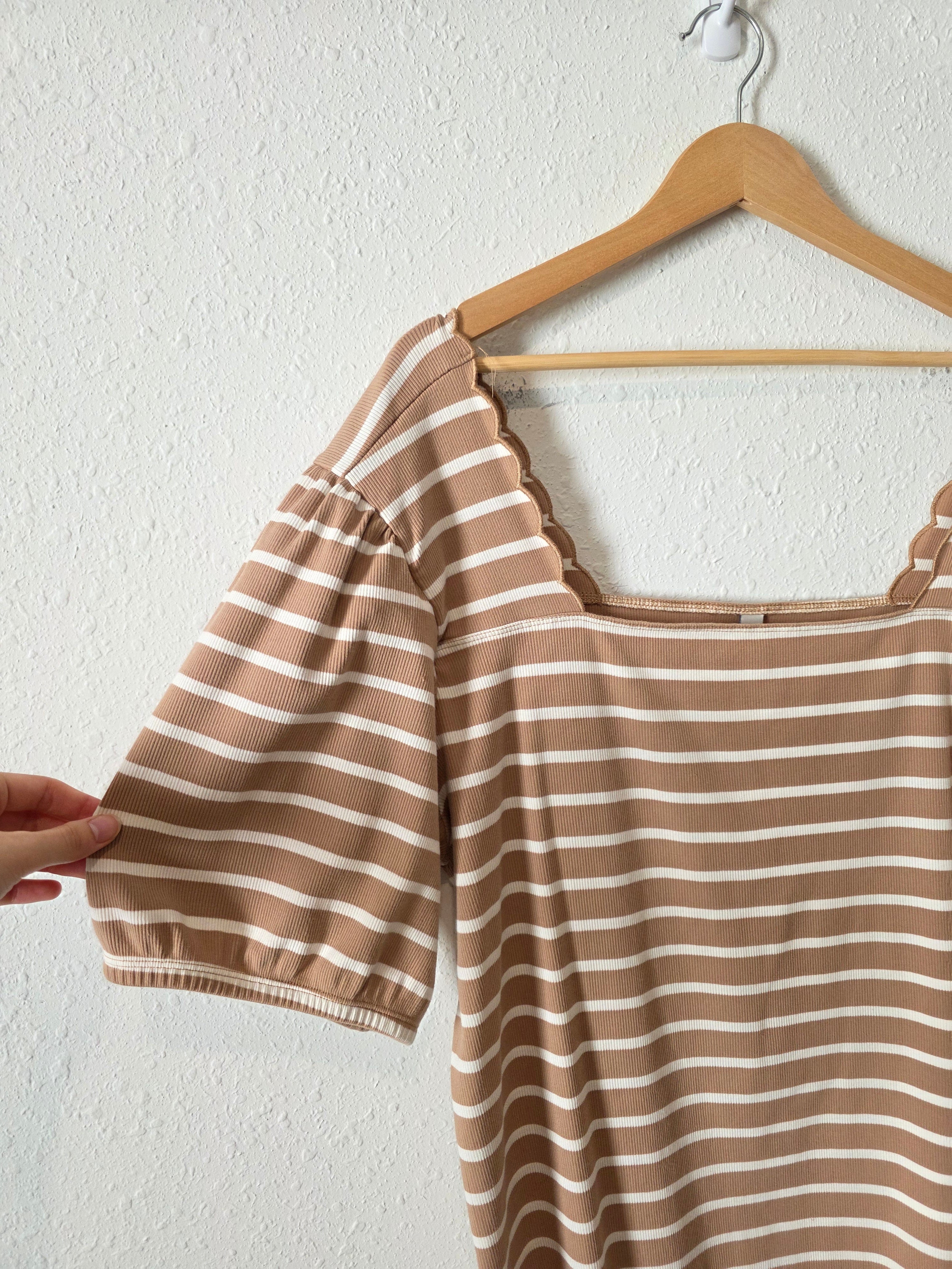Striped Squareneck Puff Sleeve Top (4X)