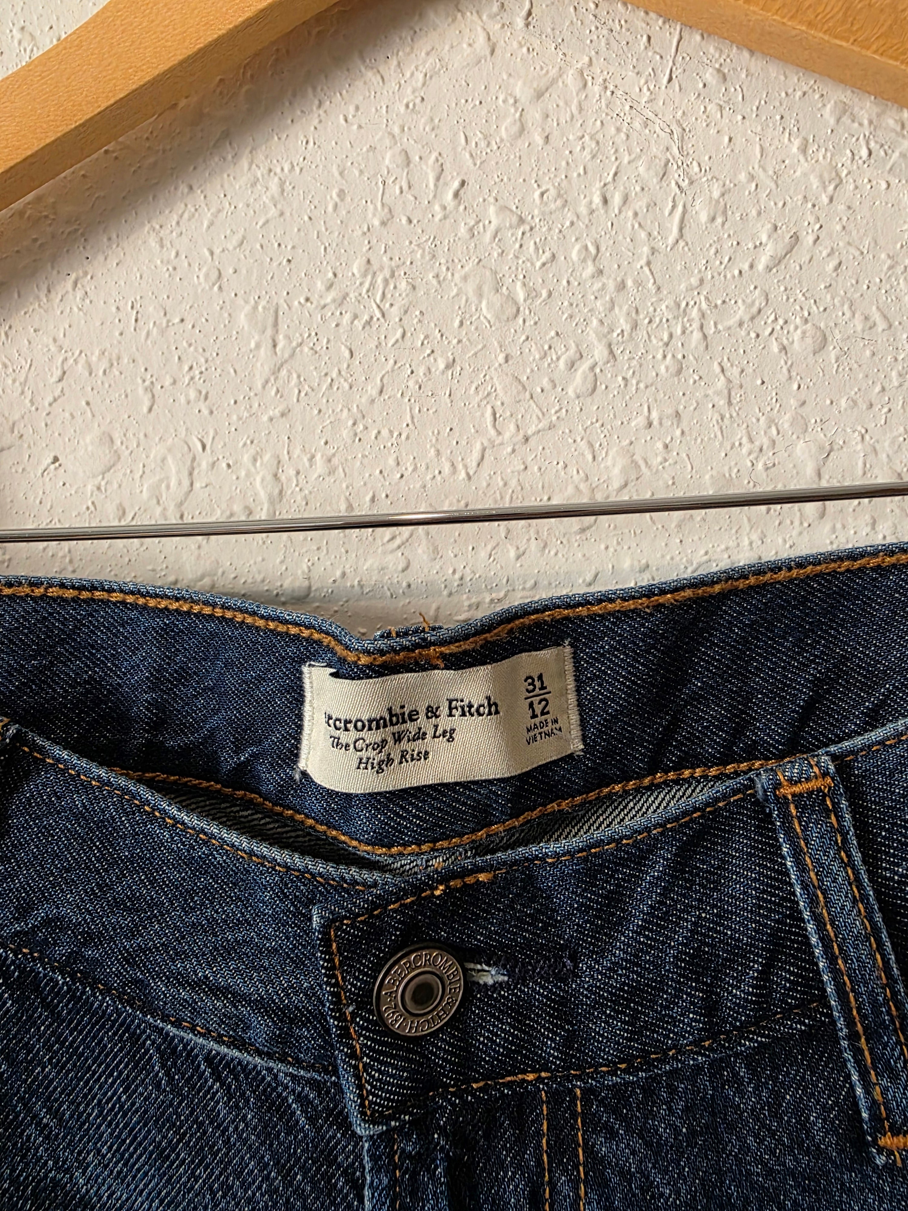 NEW Abercrombie Wide Leg Jeans (31/12)