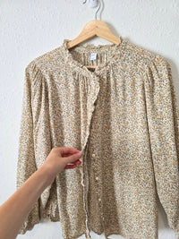 Dainty Floral Button Front Top (S)