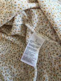 Dainty Floral Button Front Top (S)