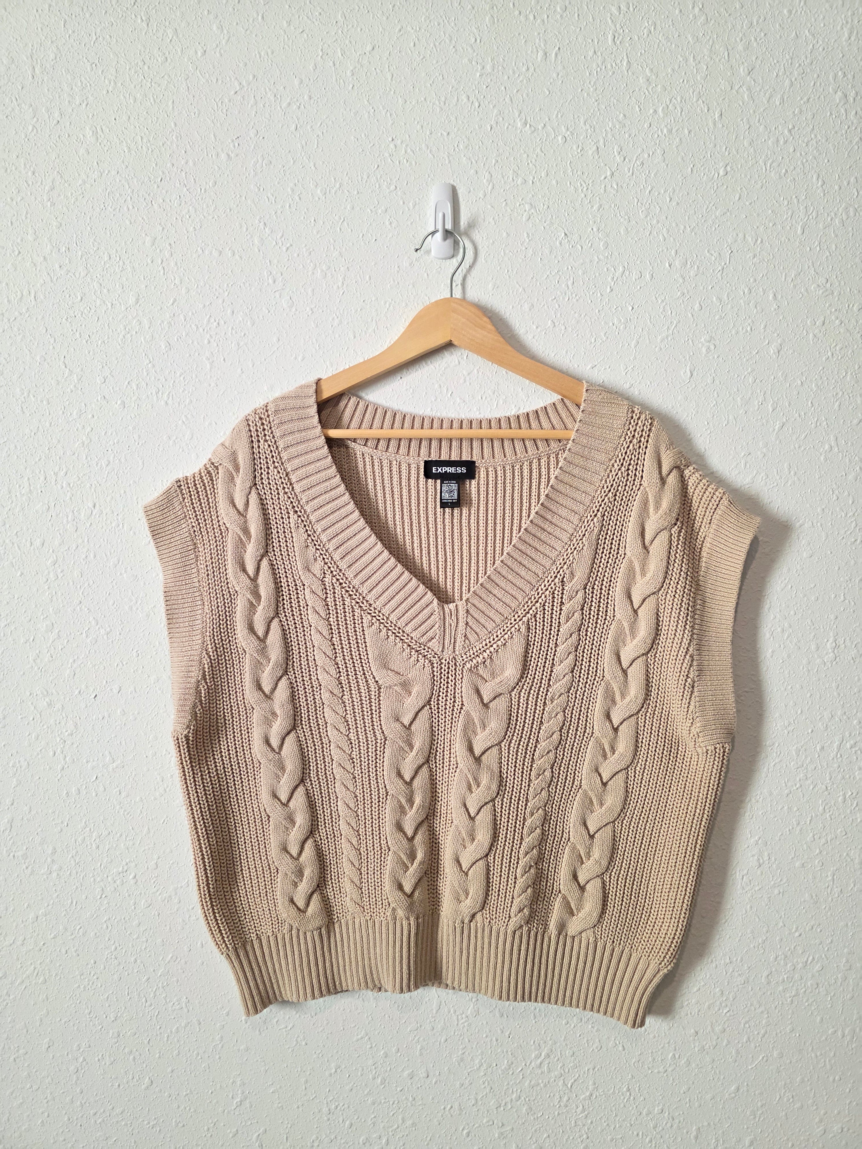 Cable Knit Sweater Vest (L)