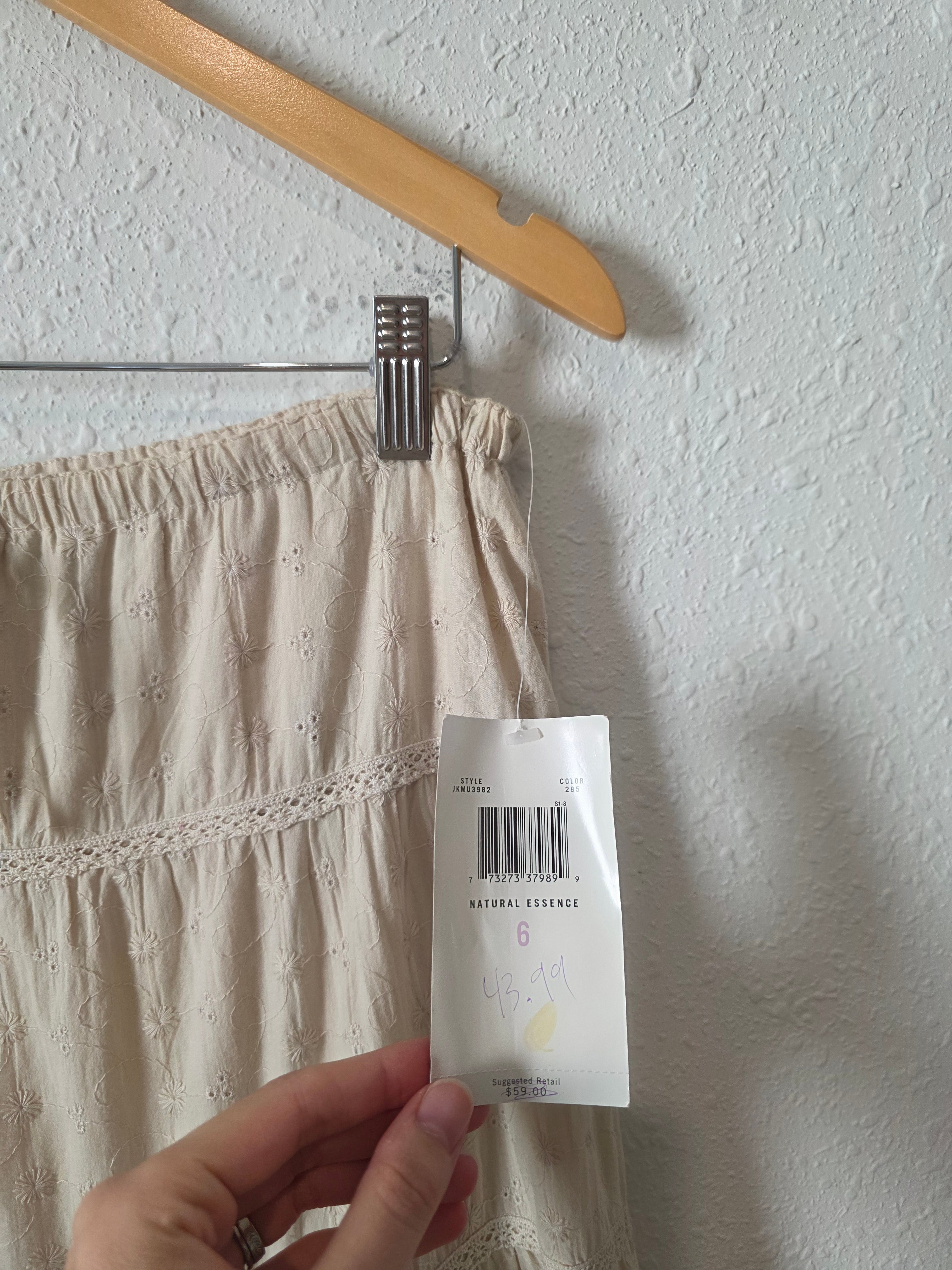 NEW Vintage Embroidered Skirt (6)