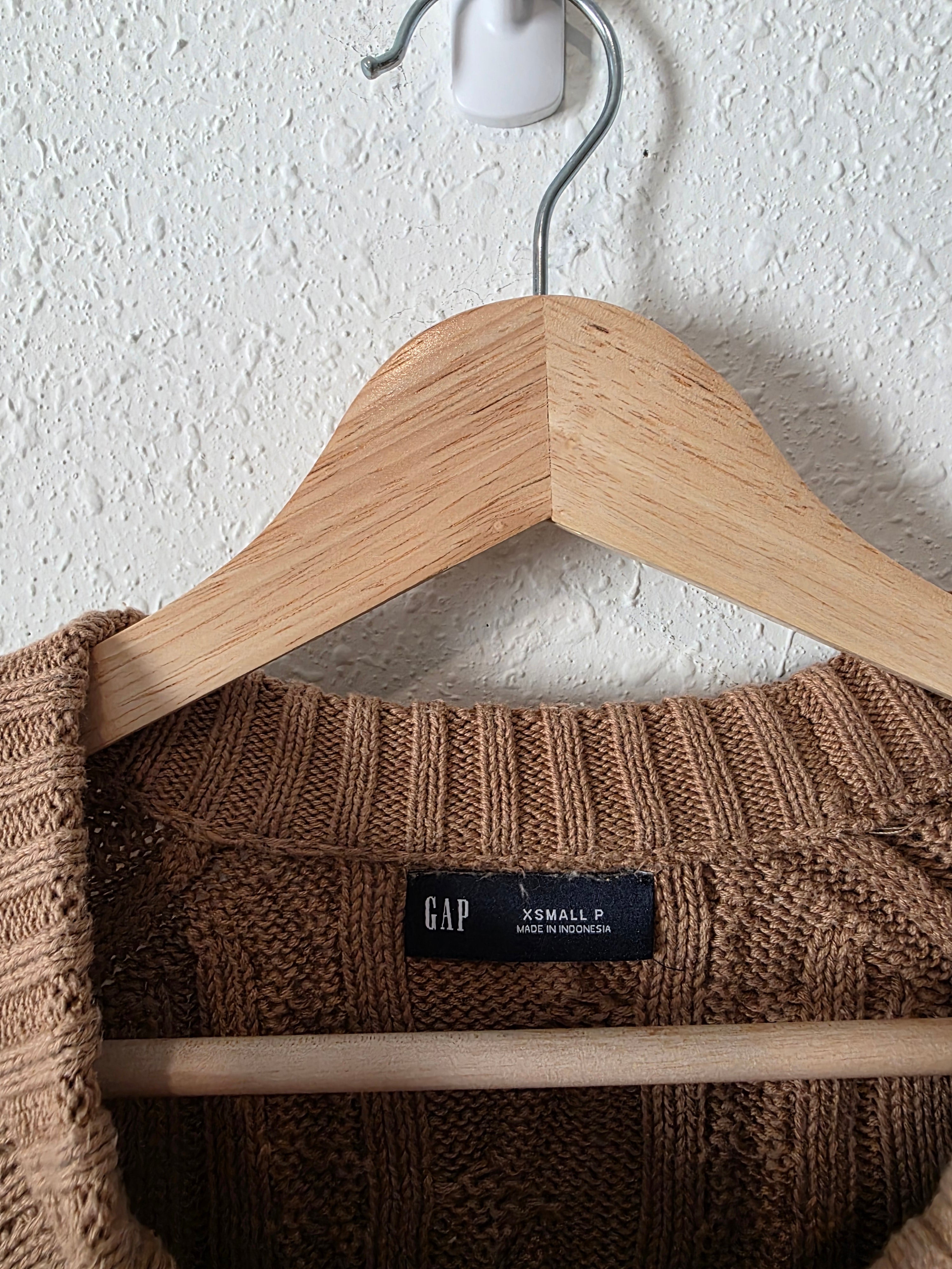 Gap Brown Cable Knit Sweater (XSP)