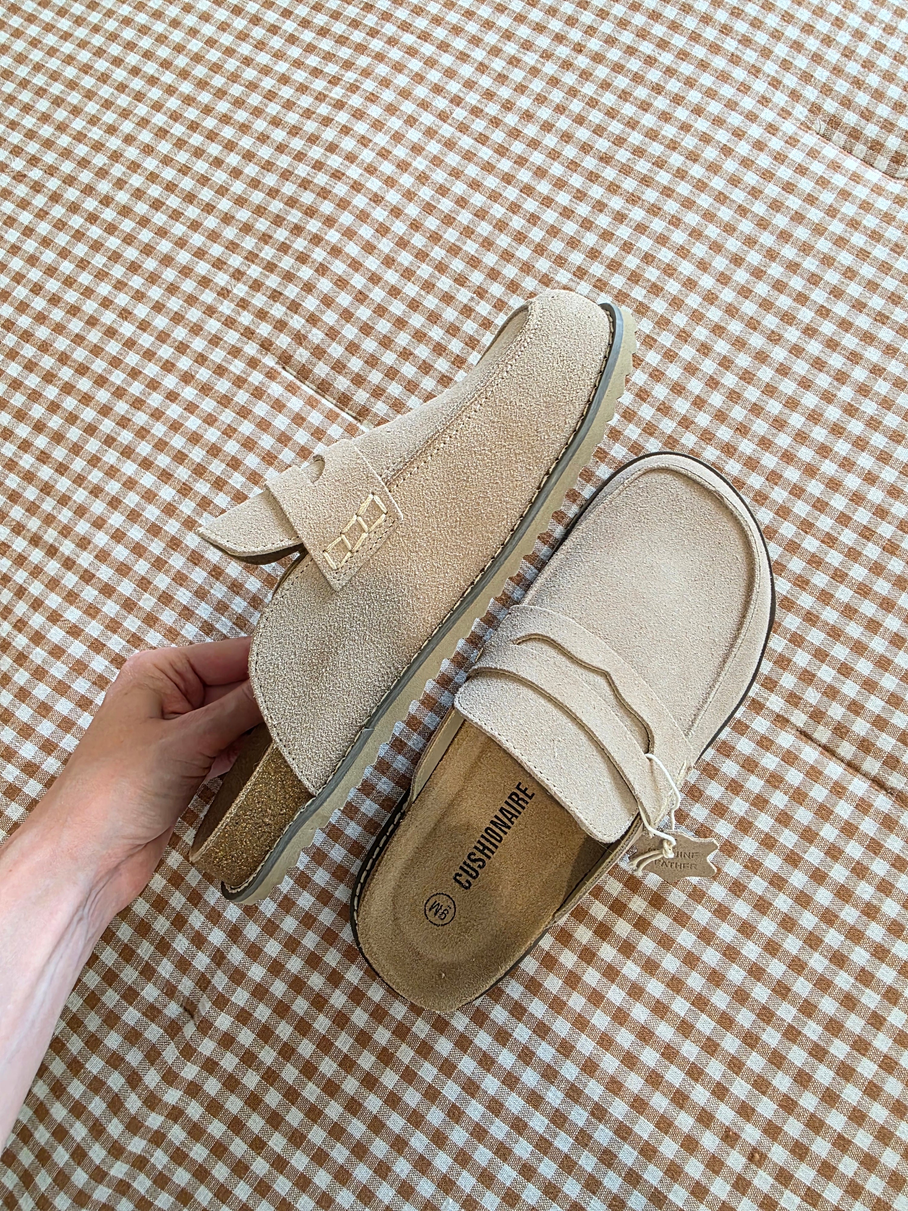 NEW Cushionaire Suede Clogs (9)