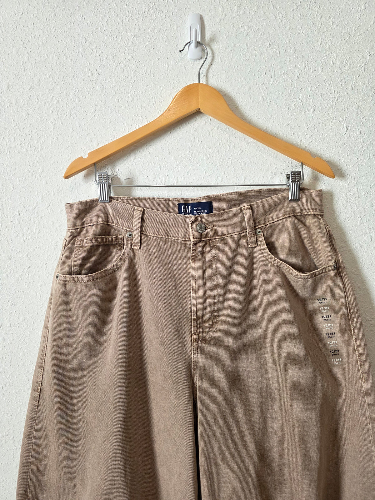 Gap Neutral Barrel Jeans (31/12 short)